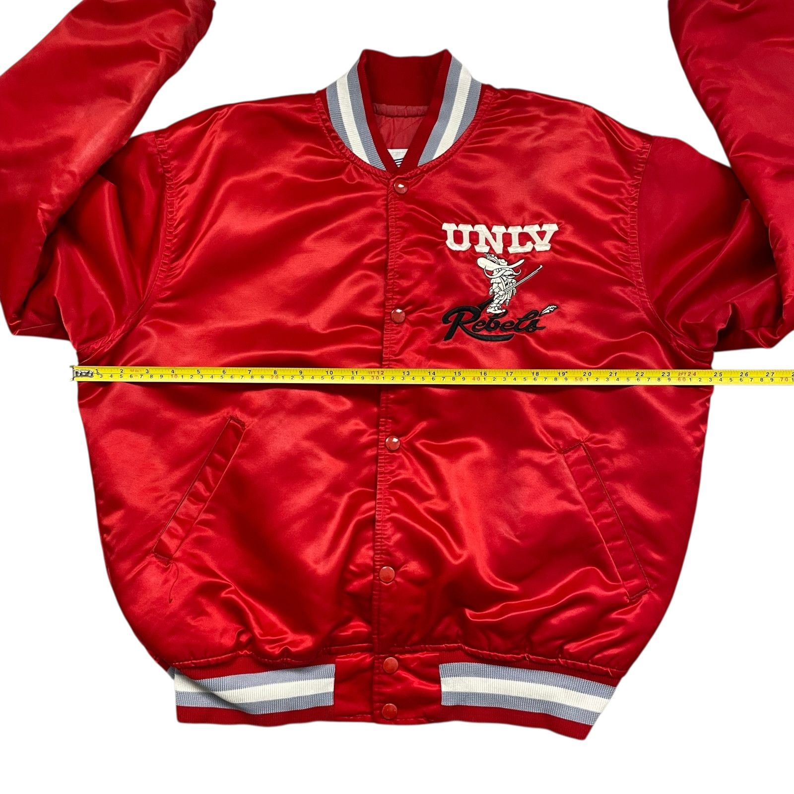 NCAA VTG 90s UNLV REBELS STARTER SATIN BOMBER JACKET MADE IN USA Size US L / EU 52-54 / 3 - 10 Thumbnail