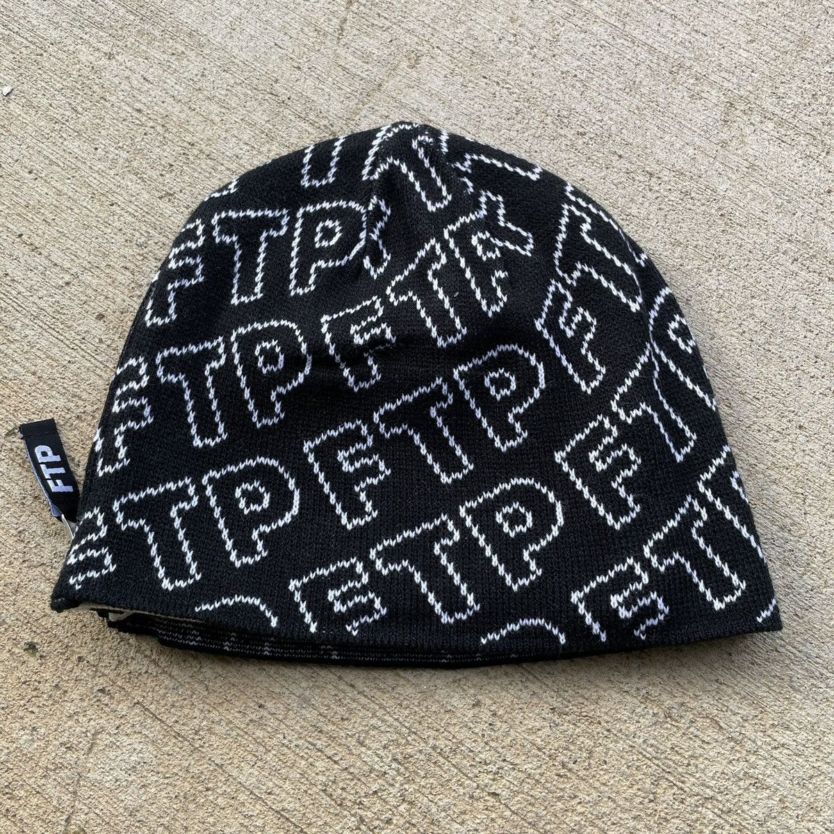 Fuck The Population FTP Zipper Beanie Black Brand New F*** The Population Size ONE SIZE - 2 Thumbnail