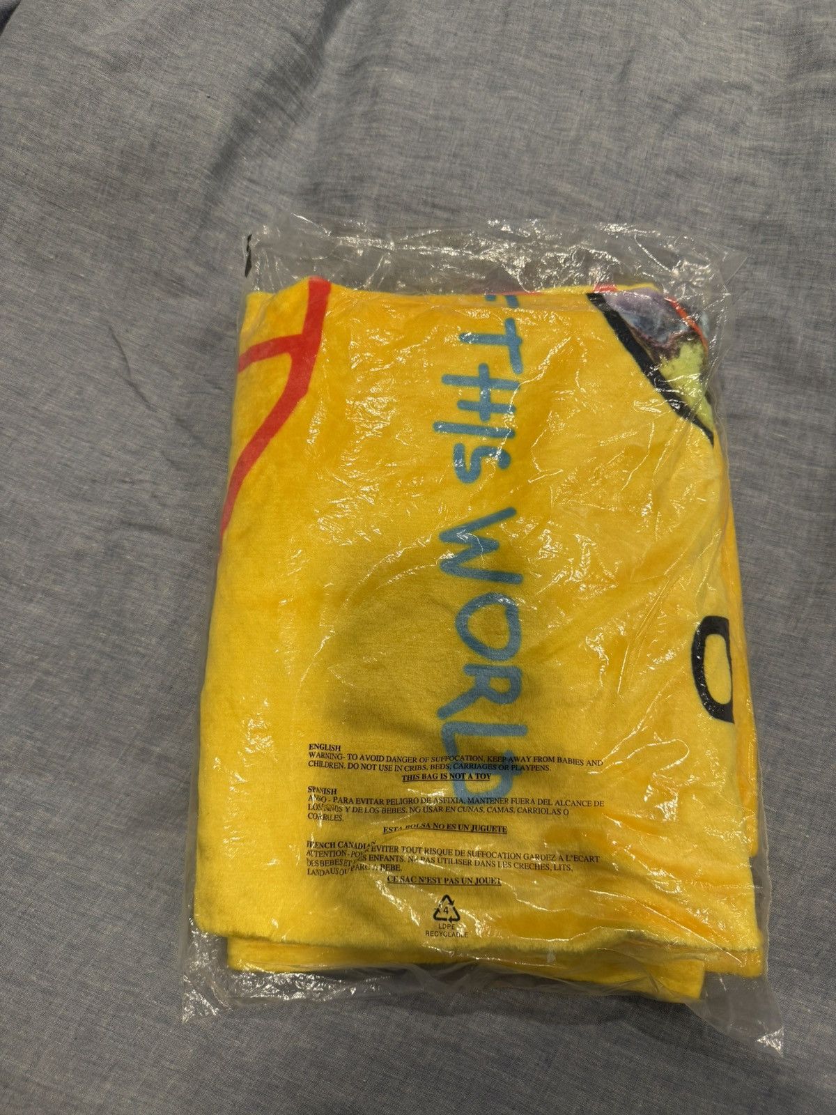 Travis Scott Travis Scott Astroworld Yellow Blanket Brand New Size ONE SIZE - 3 Thumbnail