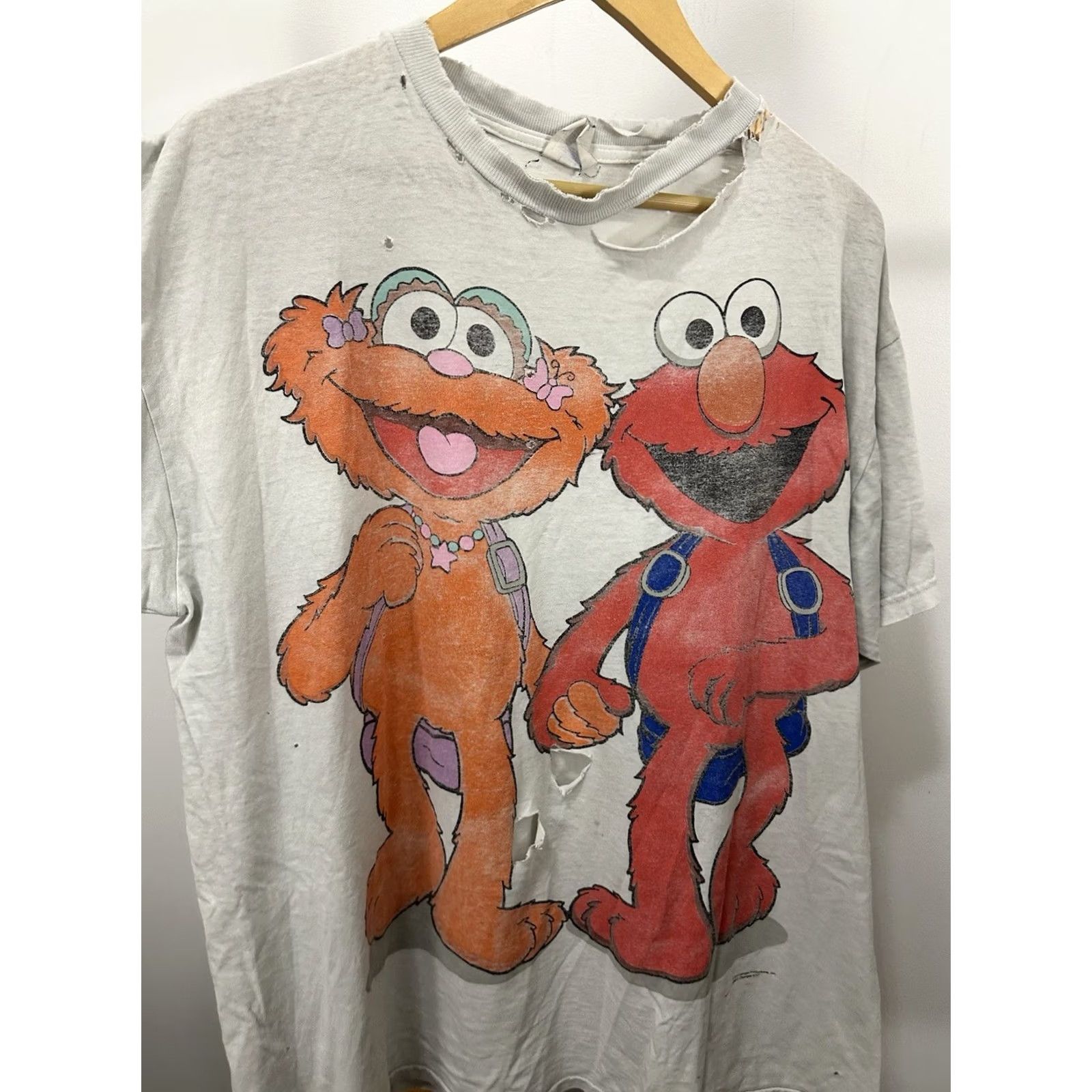 Tultex VTG Elmo & Zoe Sesame Street Thrashed Distressed Worn Double Sided T-Shirt XL Men White Tultex Shirt XS? Size US XL / EU 56 / 4 - 4 Thumbnail