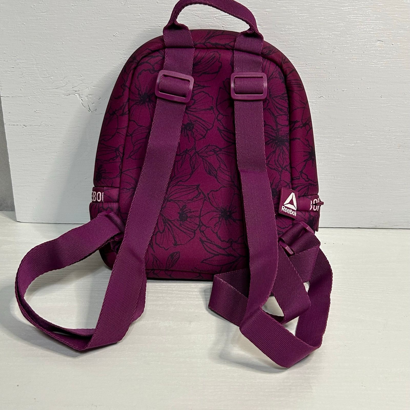Reebok Reebok Mini Backpack Maroon Floral Neoprene Front Zip Logo Size ONE SIZE - 2 Thumbnail