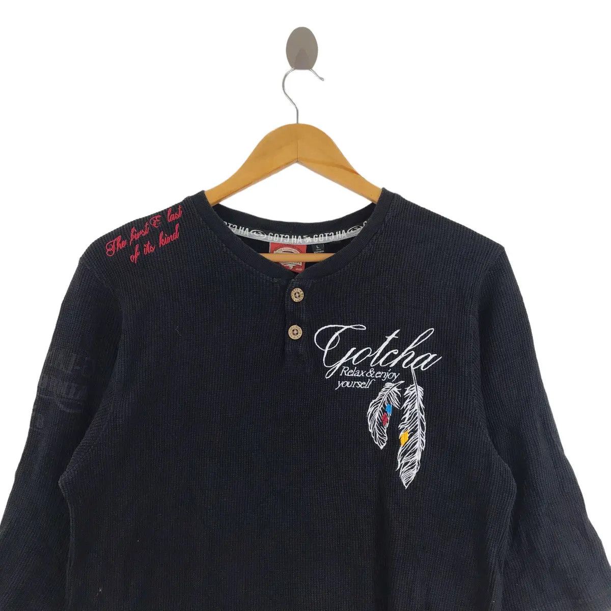 Gotcha Vtg GOTCHA SKATEBOARD SURFING Henley Tee Shirt Size L / US 10 / IT 46 - 5 Thumbnail