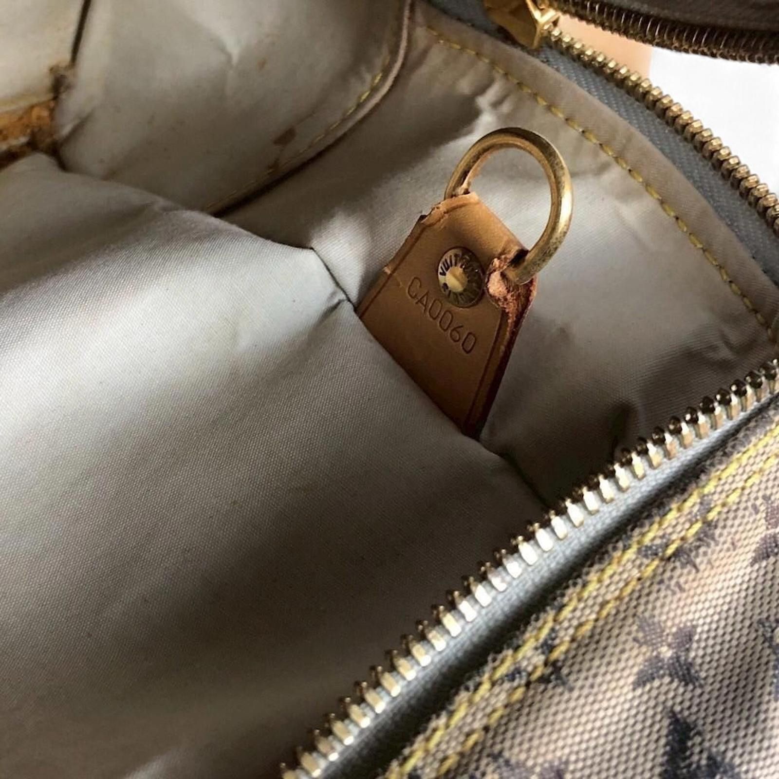Louis Vuitton Louis Vuitton - Monogram Canvas Handbag Leather Trim Size ONE SIZE - 7 Thumbnail