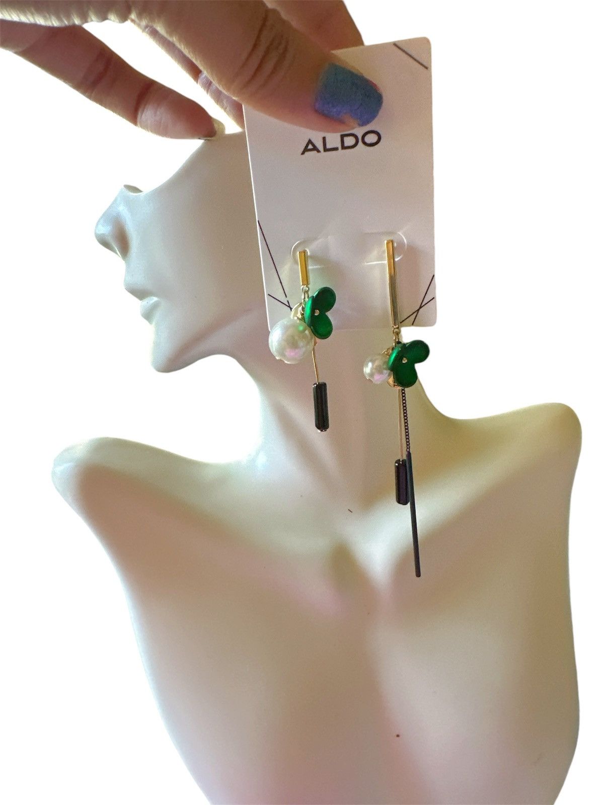 Aldo Aldo mismatched green flower white pearl gold tone black Size ONE SIZE - 1 Thumbnail
