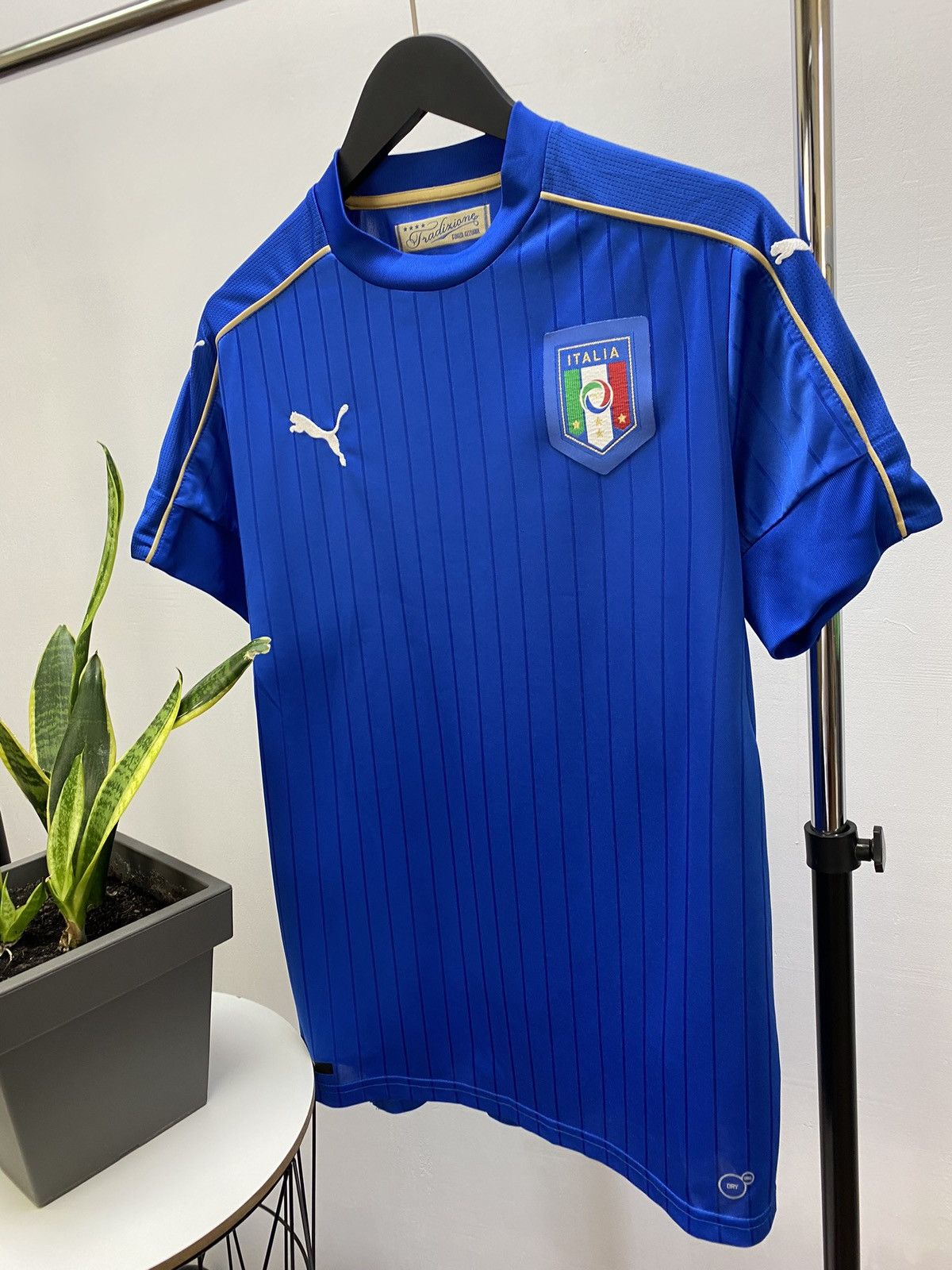 Puma Puma Italy 2016 Home Kit Soccer Jersey Football Shirt Size US M / EU 48-50 / 2 - 2 Thumbnail