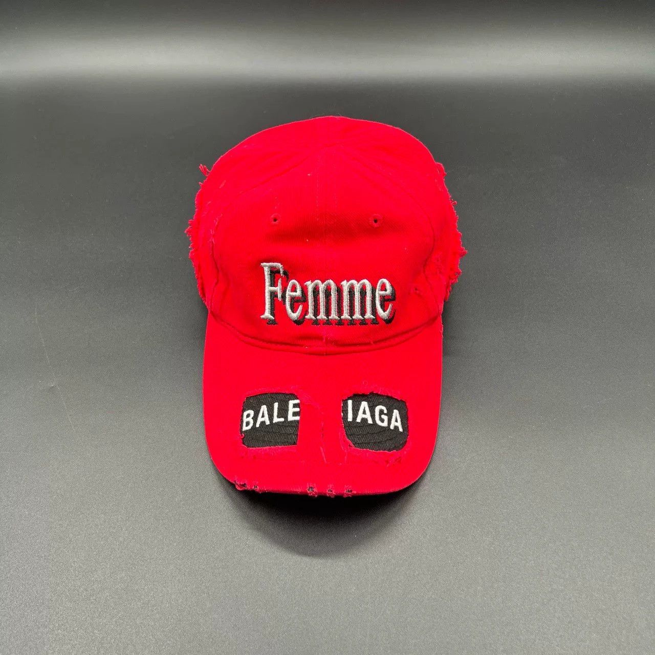 Balenciaga Balenciaga Femme Red Destroyed Spliced Cap Size ONE SIZE - 1 Thumbnail