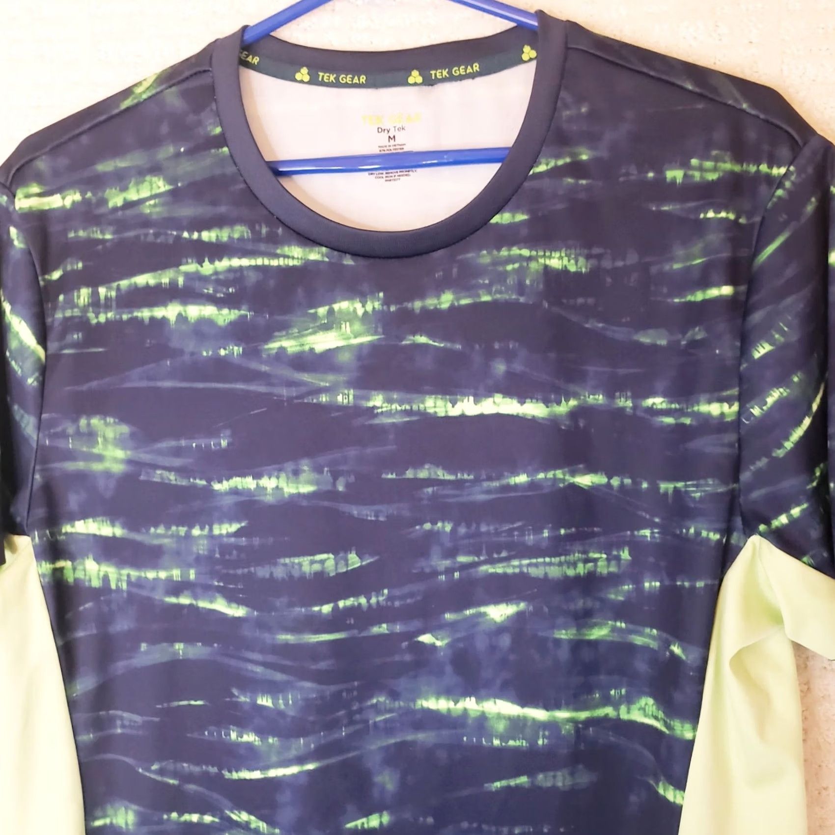 Tek Gear Tek Gear Dri Tek Tee Blue Water Water Pattern Athletic Short Sleeve Shirt Mens M VINTAGE: No Size US M / EU 48-50 / 2 - 3 Thumbnail
