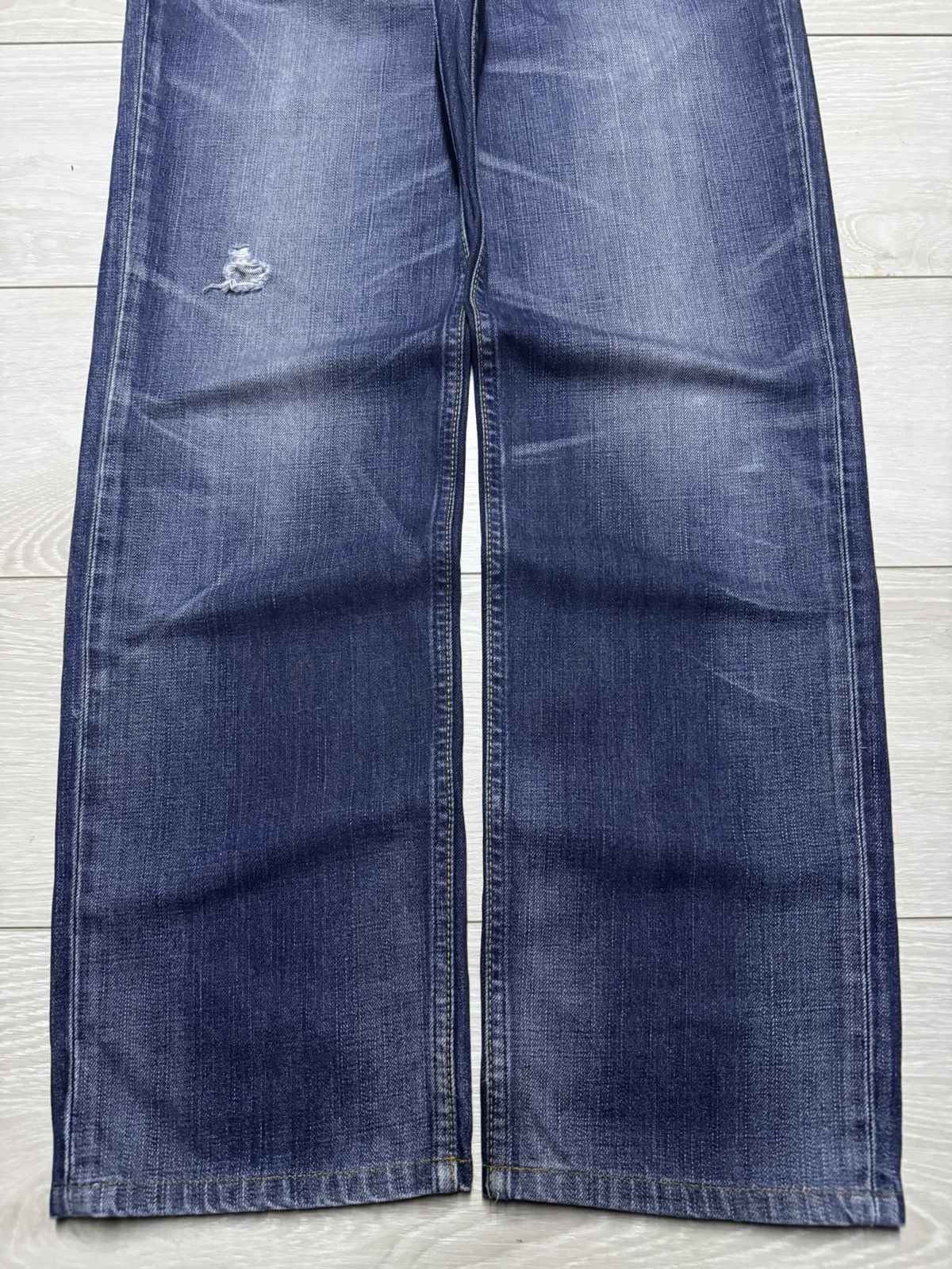 Levi's Vintage Levis 702 90s Faded Wash Distressed Straight Jeans Size US 32 / EU 48 - 5 Thumbnail
