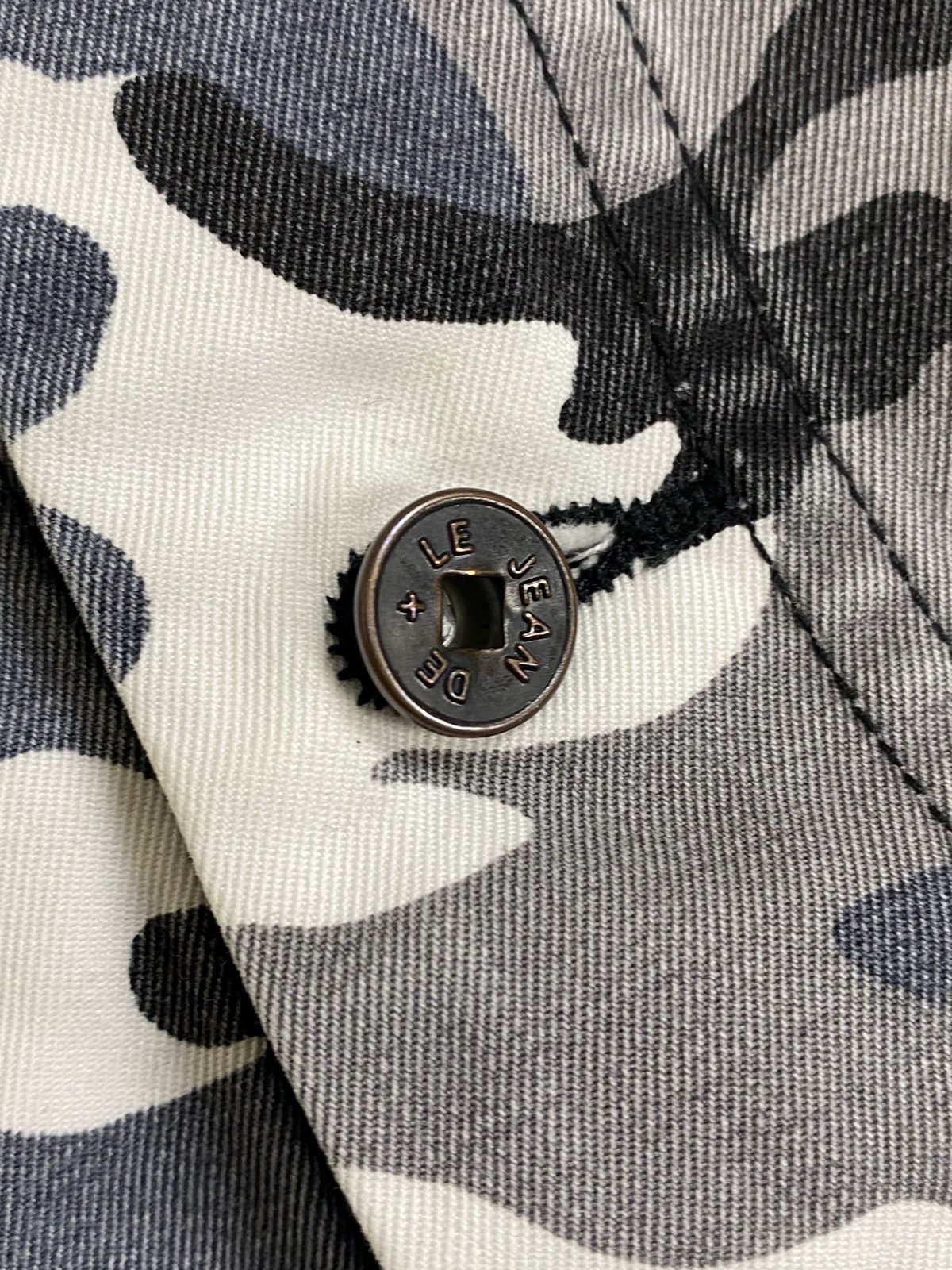 Marithe + Francois Girbaud Marithe francois girbaud shuttle strap button shirt Size US XXL / EU 58 / 5 - 8 Thumbnail