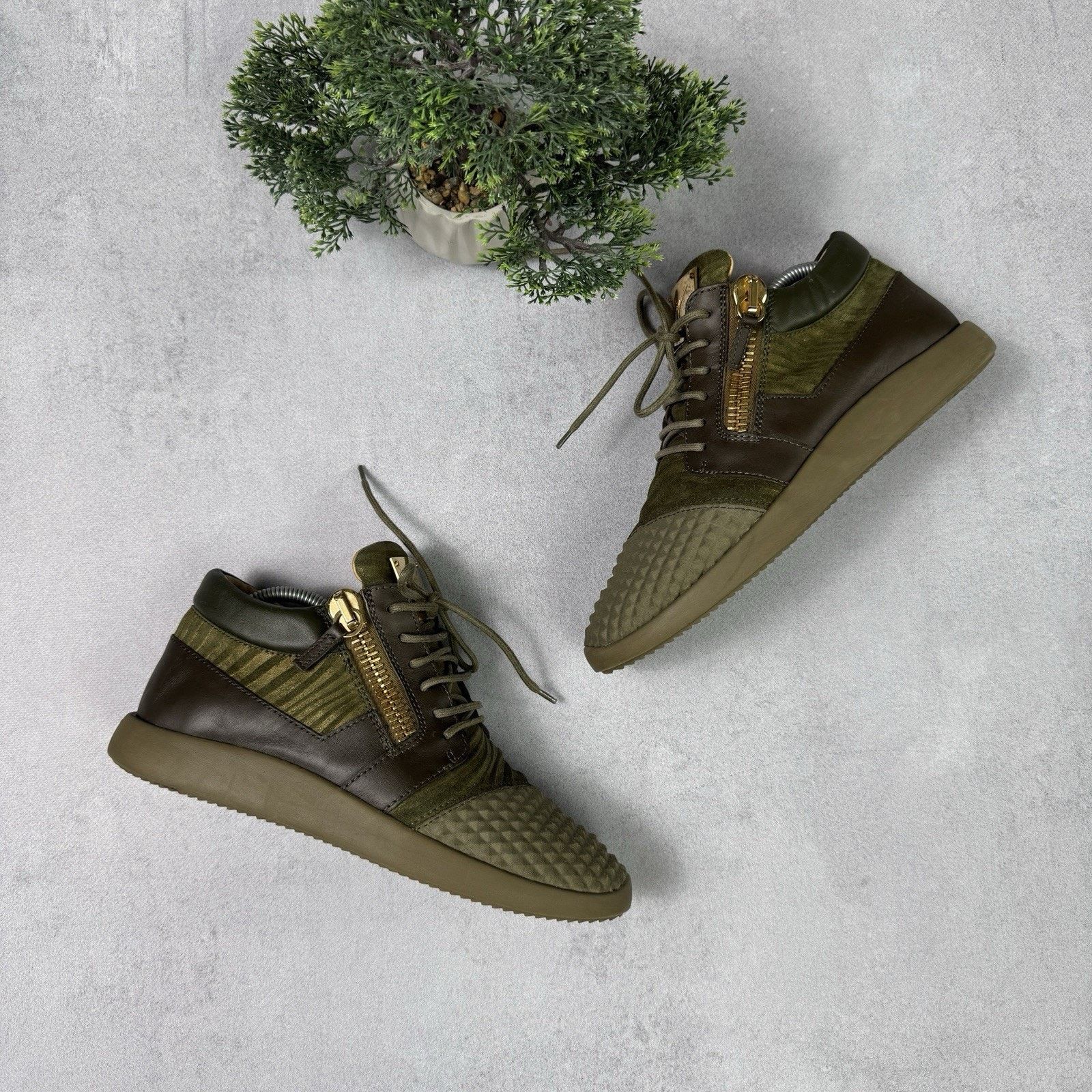 Italy Giuseppe Zanotti Pyramid Mens Size 41.5 Green US 8.5