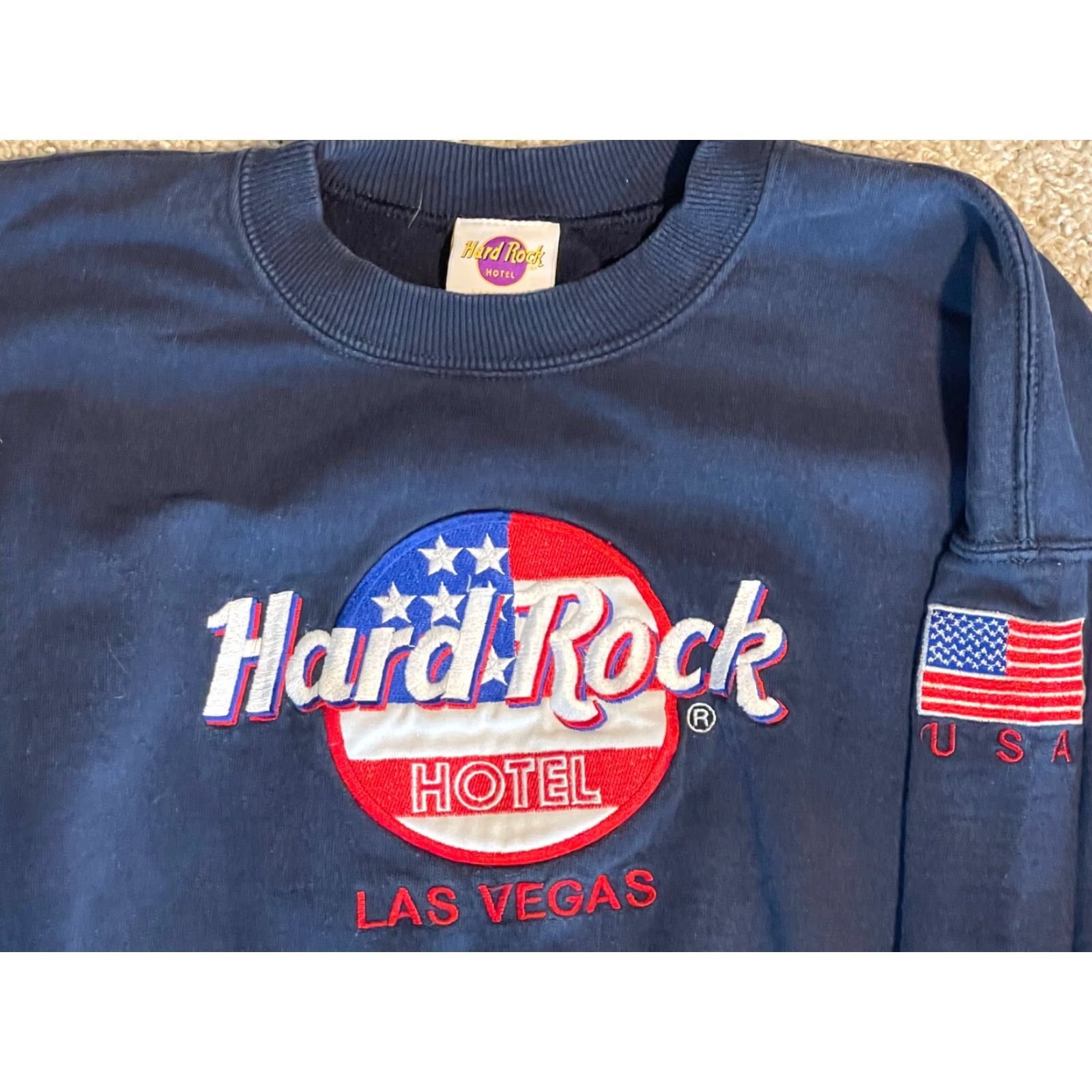 Hard Rock Cafe VINTAGE Hard Rock Sweatshirt Crewneck Mens Large Blue Embroidered Logo Hotel Las Vegas Leopard Theme Size US L / EU 52-54 / 3 - 2 Thumbnail