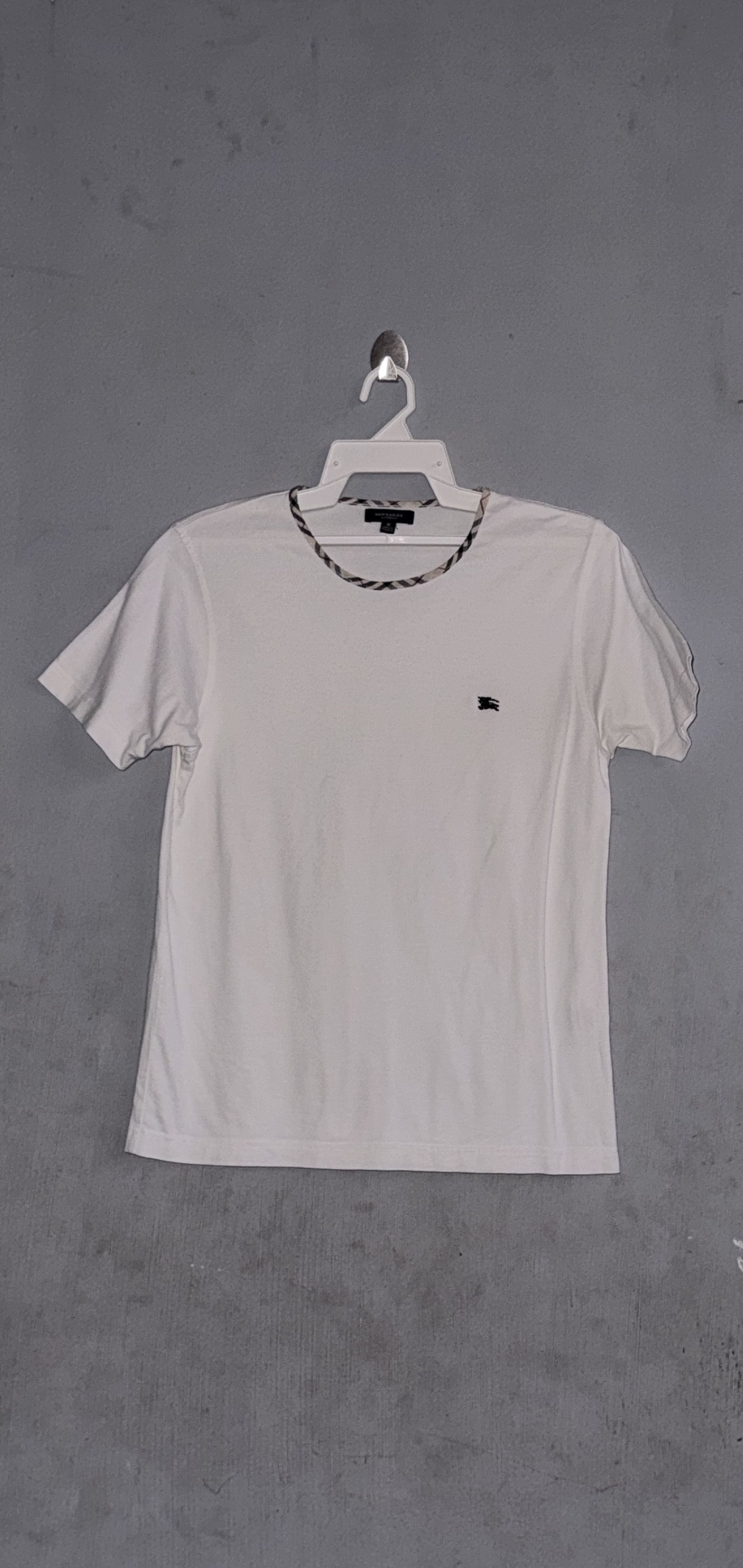 Burberry Burberry Nova Check Round Neck T-Shirt Size S / US 4 / IT 40 - 1 Thumbnail