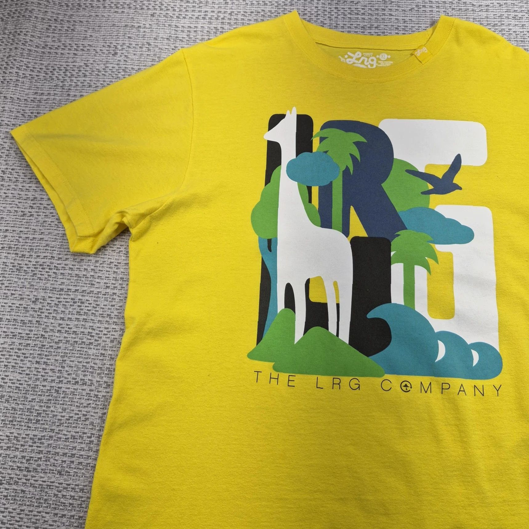 Logo 7 LRG Shirt Mens XL Yellow Jungle Giraffe Logo Graphic Tee Streetwear Nature Size US XL / EU 56 / 4 - 3 Thumbnail