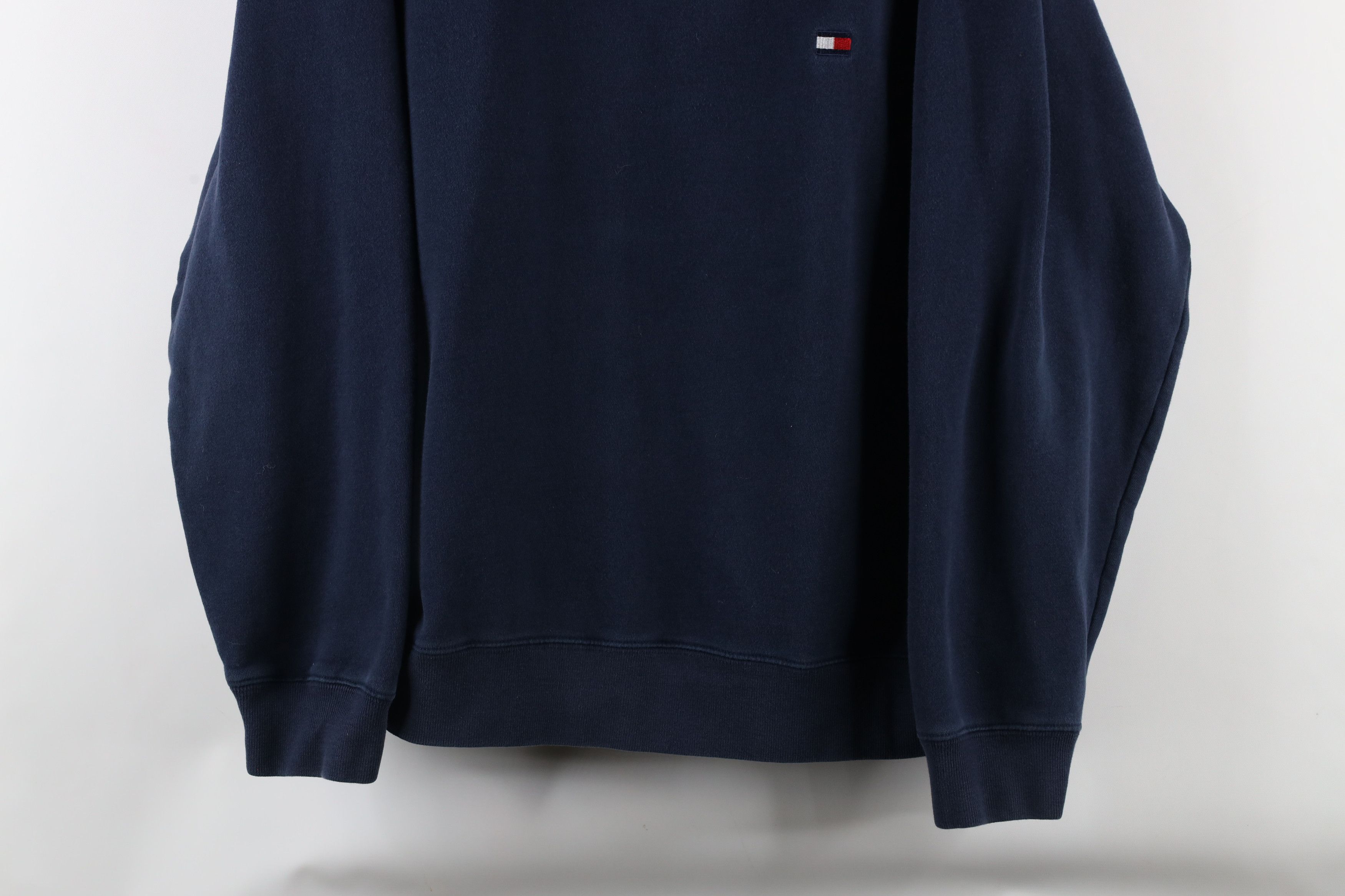 Tommy Hilfiger × Vintage Vintage 90s Tommy Hilfiger Heavyweight Crewneck Sweatshirt Size US XL / EU 56 / 4 - 3 Thumbnail