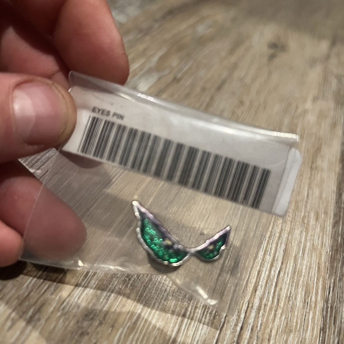 Supreme Supreme Eyes Pin Size ONE SIZE - 1 Thumbnail