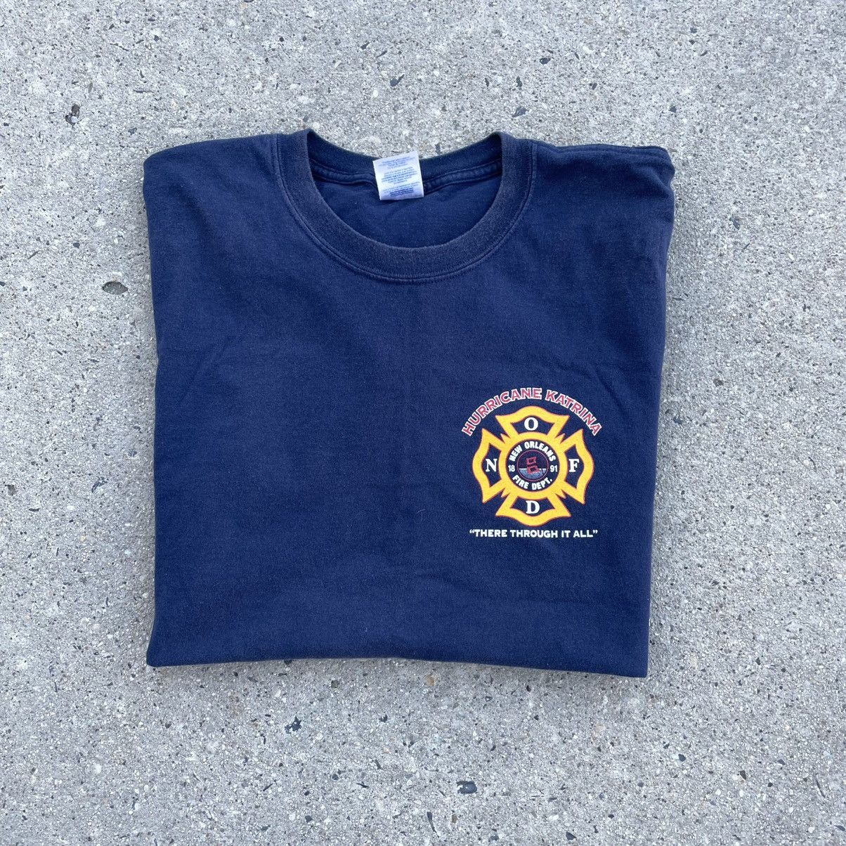 Gildan × Vintage Vintage 2005 Hurricane Katrina Firefighter T-Shirt Size US L / EU 52-54 / 3 - 4 Thumbnail