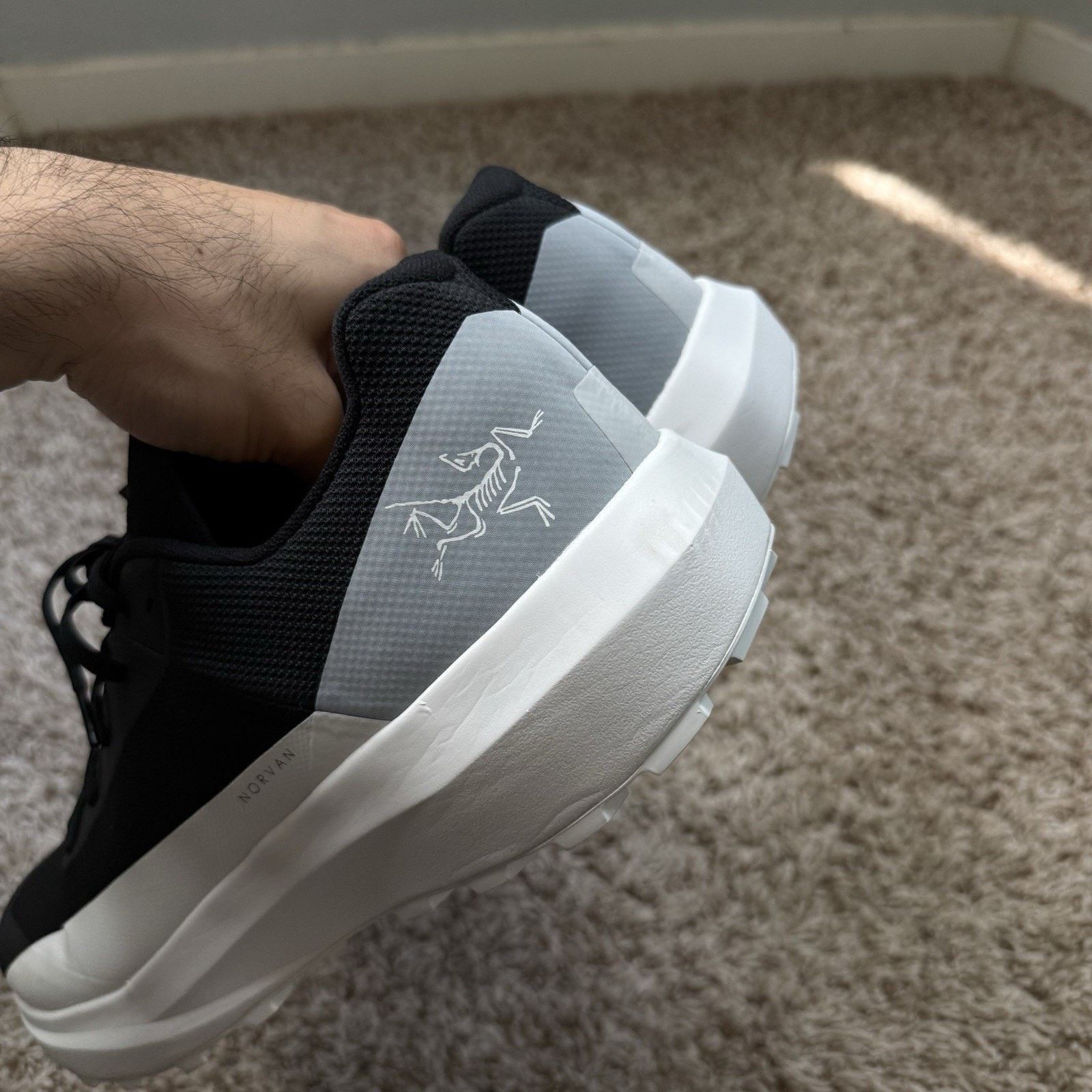 Arc'teryx NWT Arc'teryx Norvan LD 4 Size 13 Black/Arctic Silk White Size US 13 / EU 46 - 3 Thumbnail