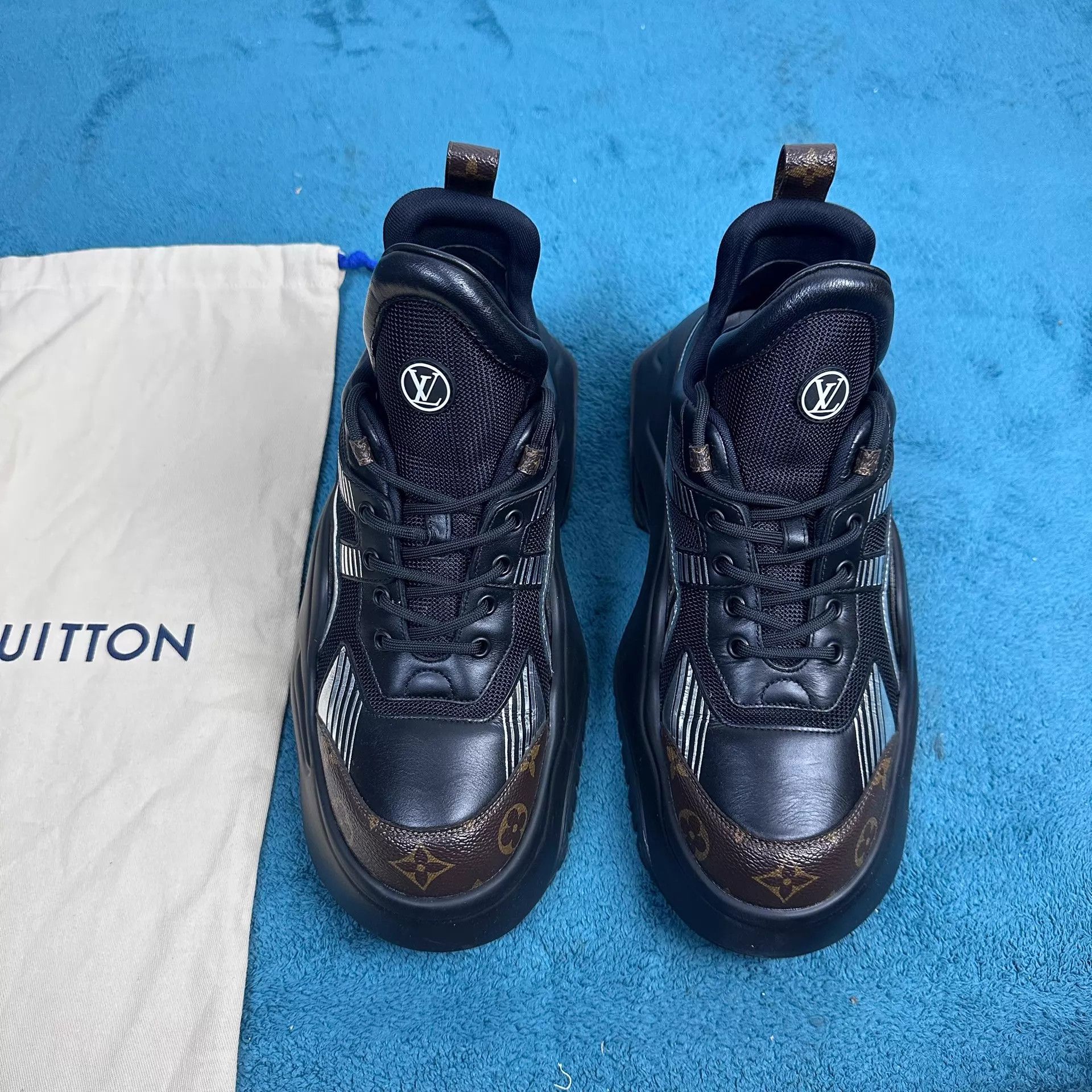 Louis Vuitton LV Trainer 2.0 Black Brown US8/42 Like New Size US 9 / EU 42 - 1 Thumbnail