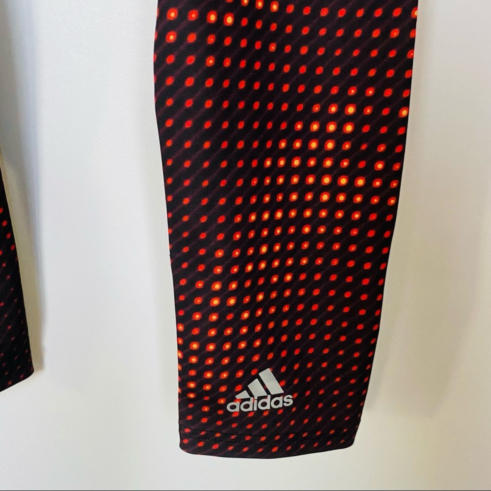 Adidas ADIDAS Black Red Yellow Dot Print Compression Leggings Size 26" / US 2 / IT 38 - 3 Thumbnail