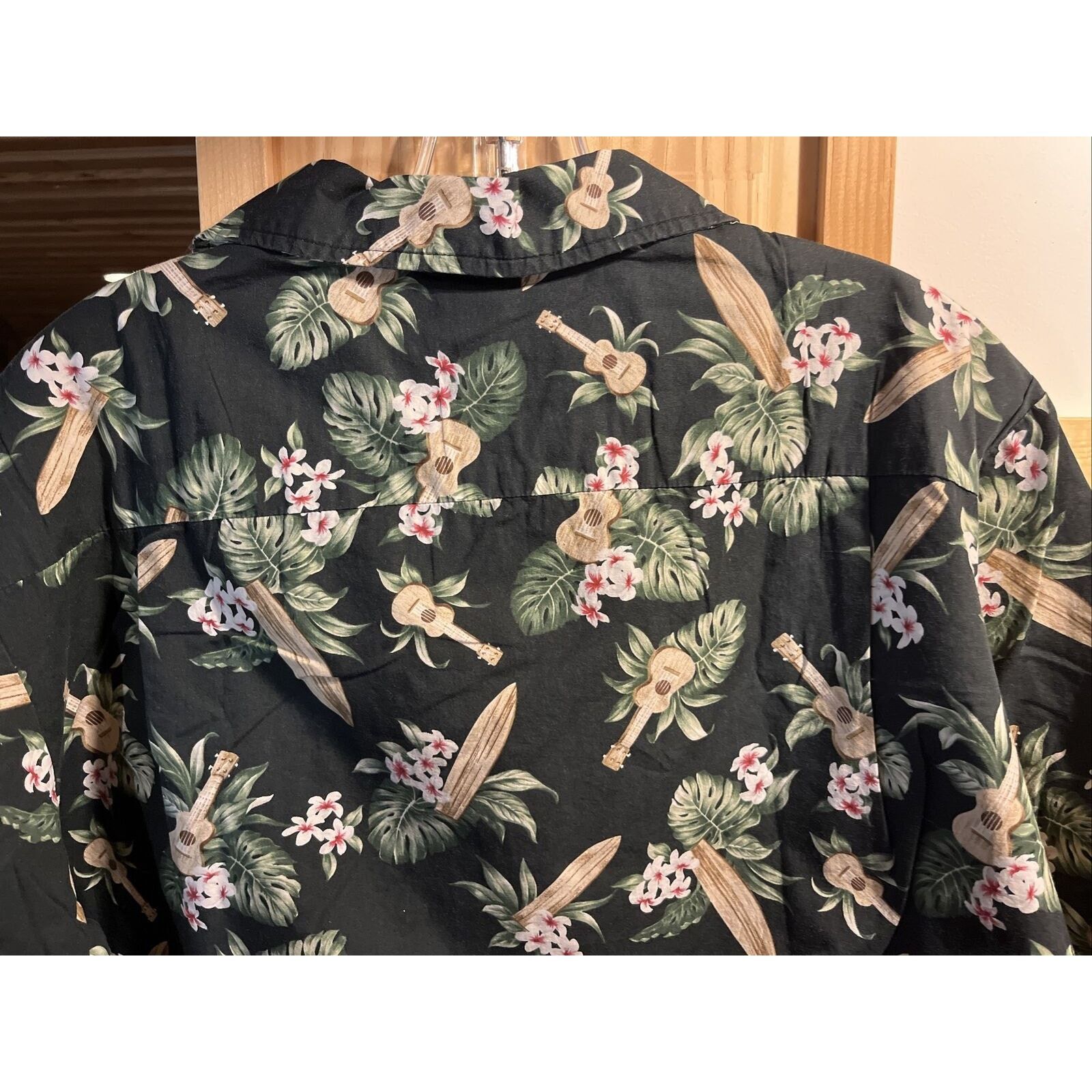 Other Malihini Vintage Men’s XL Black Floral Cotton Hawaiian Shirt Size US XL / EU 56 / 4 - 14 Thumbnail