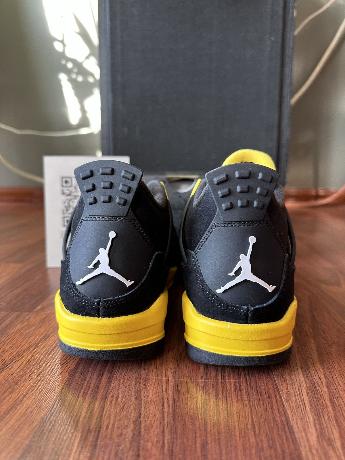 Jordan Brand Jordan 4 Retro Thunder (2023) (GS) Size 4.5Y/6W 408452-017 Size US 6 / IT 36 - 4 Thumbnail
