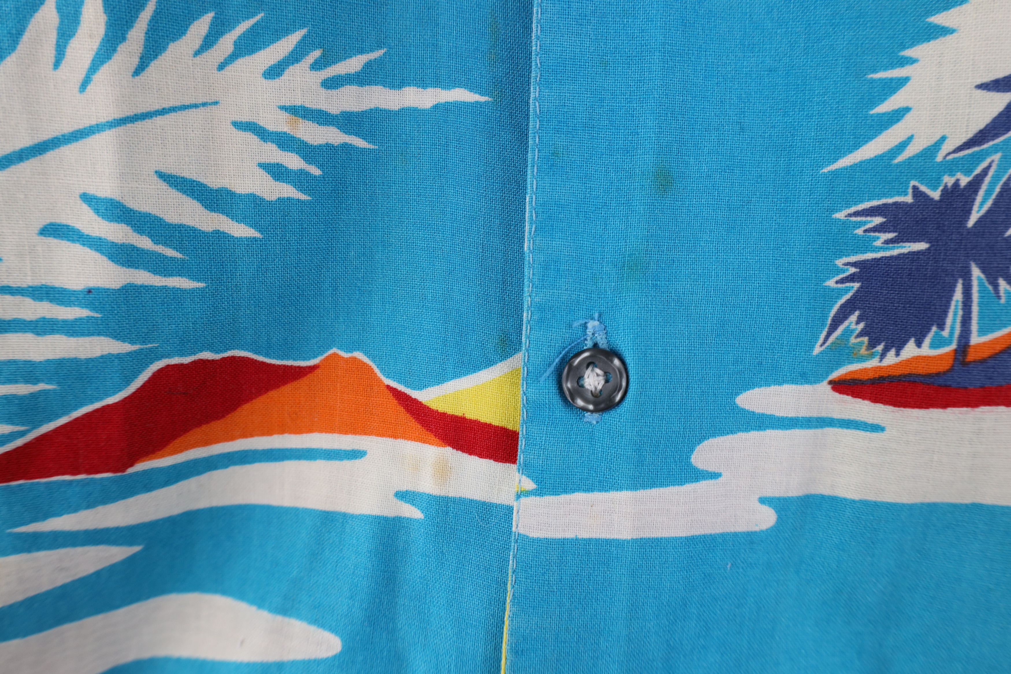 Vintage Vintage 80s Streetwear Looped Collar Hawaiian Button Shirt Size US L / EU 52-54 / 3 - 7 Thumbnail