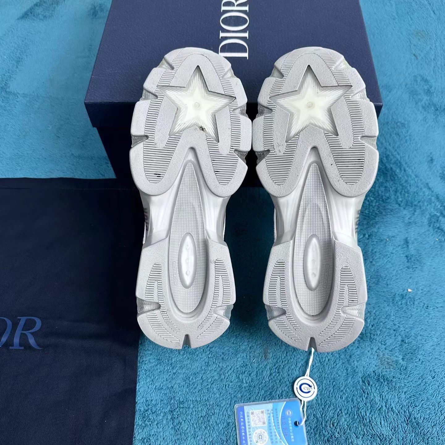 Dior Dior Vibe Oblique Low-Top Sneaker White 38.5 Size US 8 / IT 38 - 5 Thumbnail