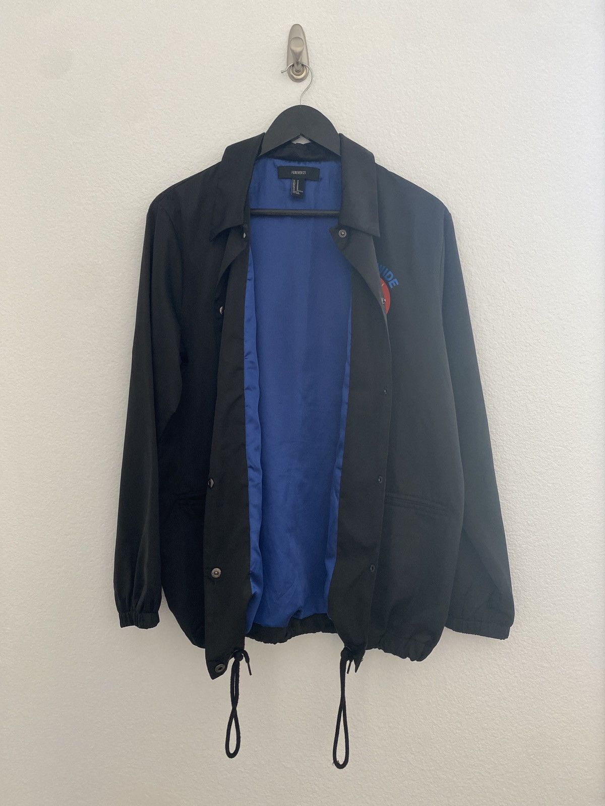 Forever 21 Worldwide Tour Size US M / EU 48-50 / 2 - 9 Thumbnail