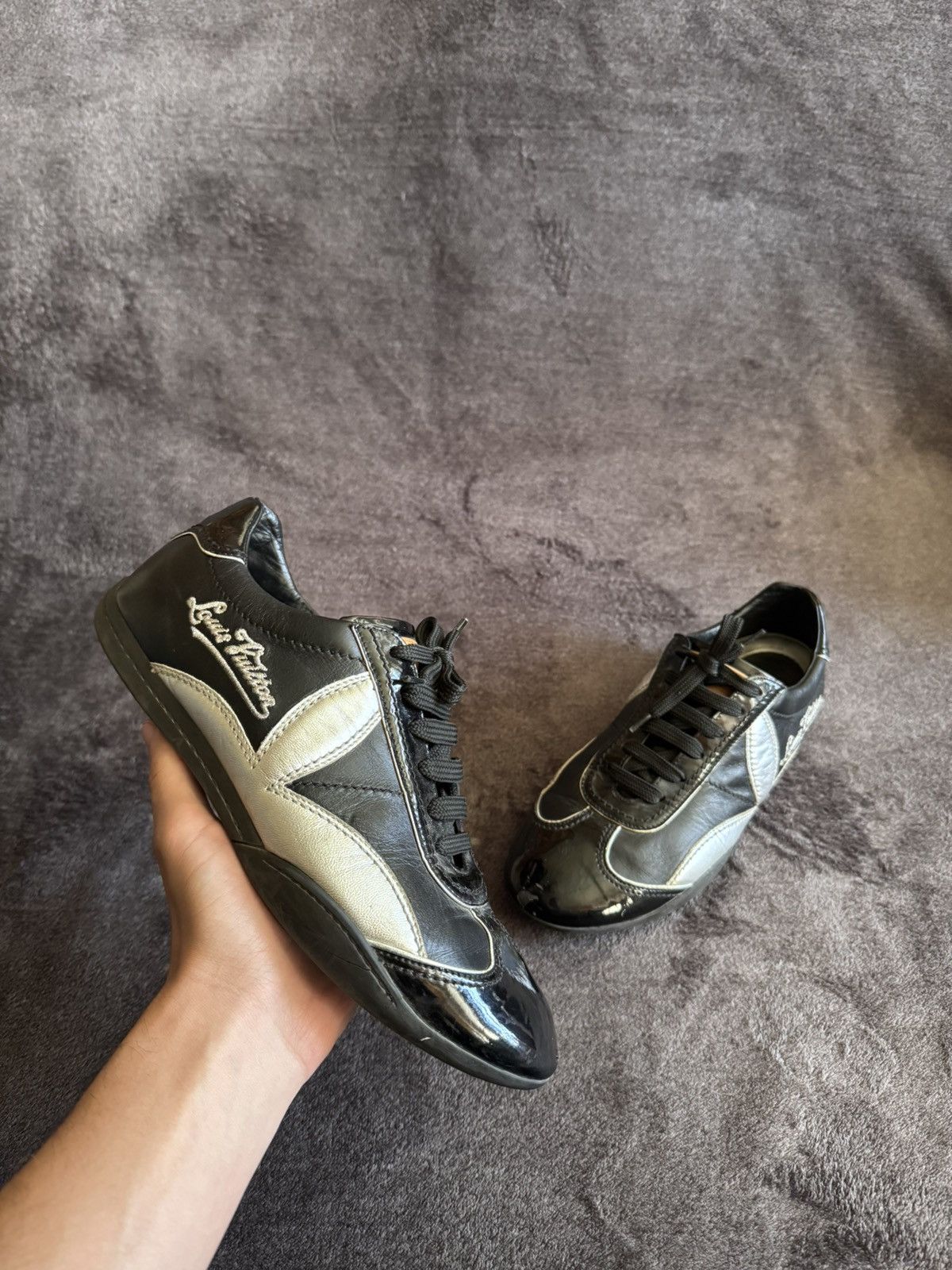 Louis Vuitton Luis Vuitton low-cut silver flower black leather sneakers Size US 7 / IT 37 - 1 Thumbnail