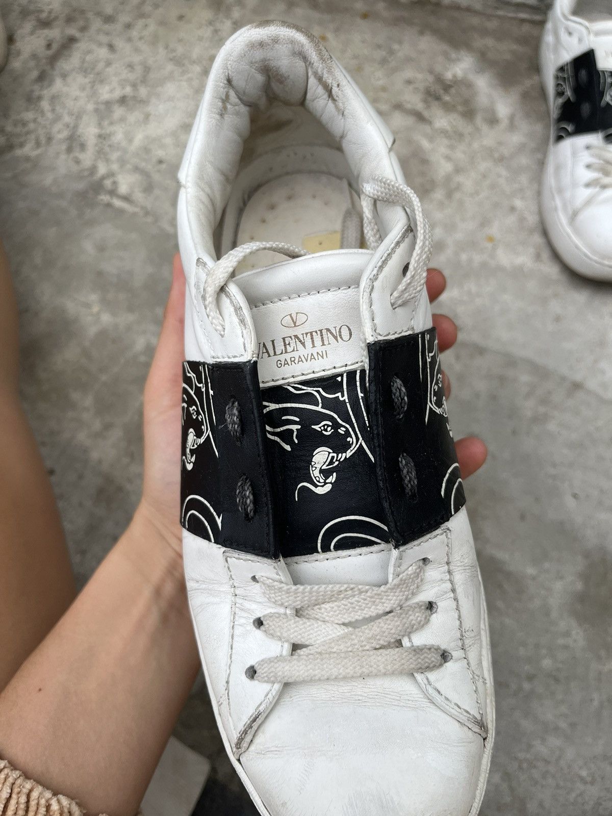 Valentino Valentino Garavani pantera low top leather sneakers Size US 7 / IT 37 - 7 Thumbnail