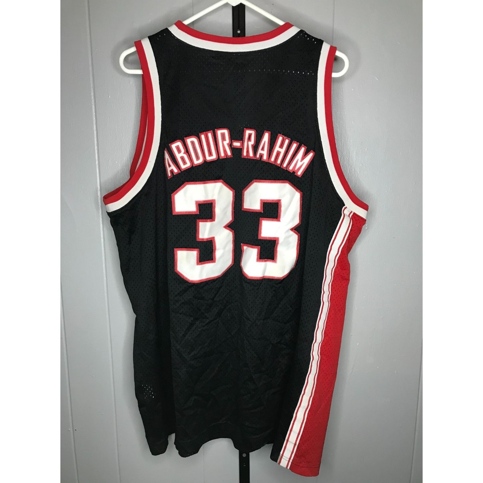 Nike Vintage Nike Shareef Abdur-Rahim 33 Throwback 77' Portland T Size US XXL / EU 58 / 5 - 1 Thumbnail