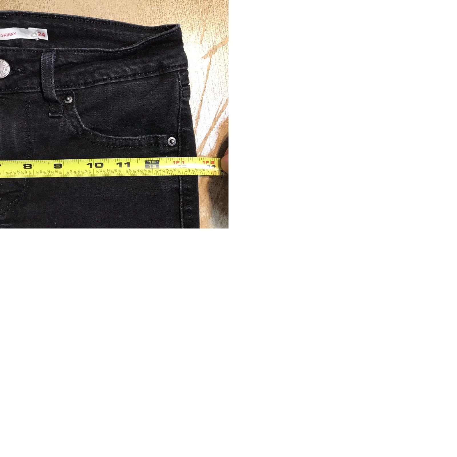 Levi's Levis Classic Cuffed Denim Black Cut Off Shorts Raw Hem Zip Fly Womens Tag 24 Regular 5-Pocket Denim Vintage No 90s Theme Women Size 42" / US 20 - 9 Thumbnail