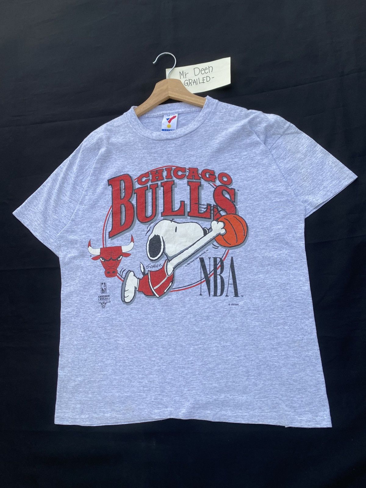 NBA Rare Vintage 90s Chicago Bulls X Snoopy Tshirt Size US L / EU 52-54 / 3 - 4 Thumbnail