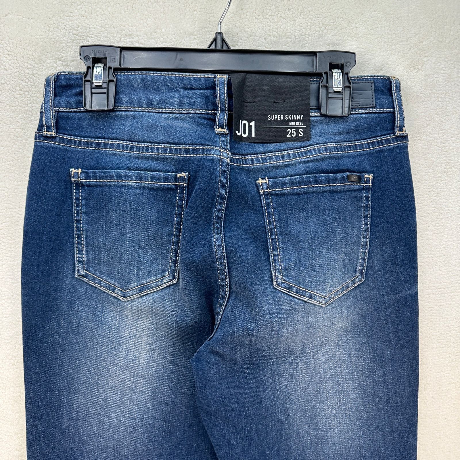 Armani Exchange ARMANI EXCHANGE J01 WOMEN'S 25S SUPER SKINNY JEANS MEDIUM WA Size 25" / US 0 / IT 36 - 7 Thumbnail