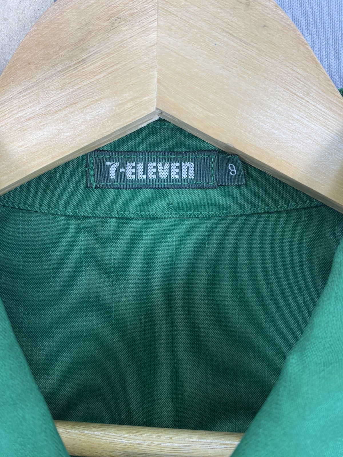 Japanese Brand Vintage Y2k 7-Eleven Embroidered Logo Worker Shirt Size US S / EU 44-46 / 1 - 10 Thumbnail