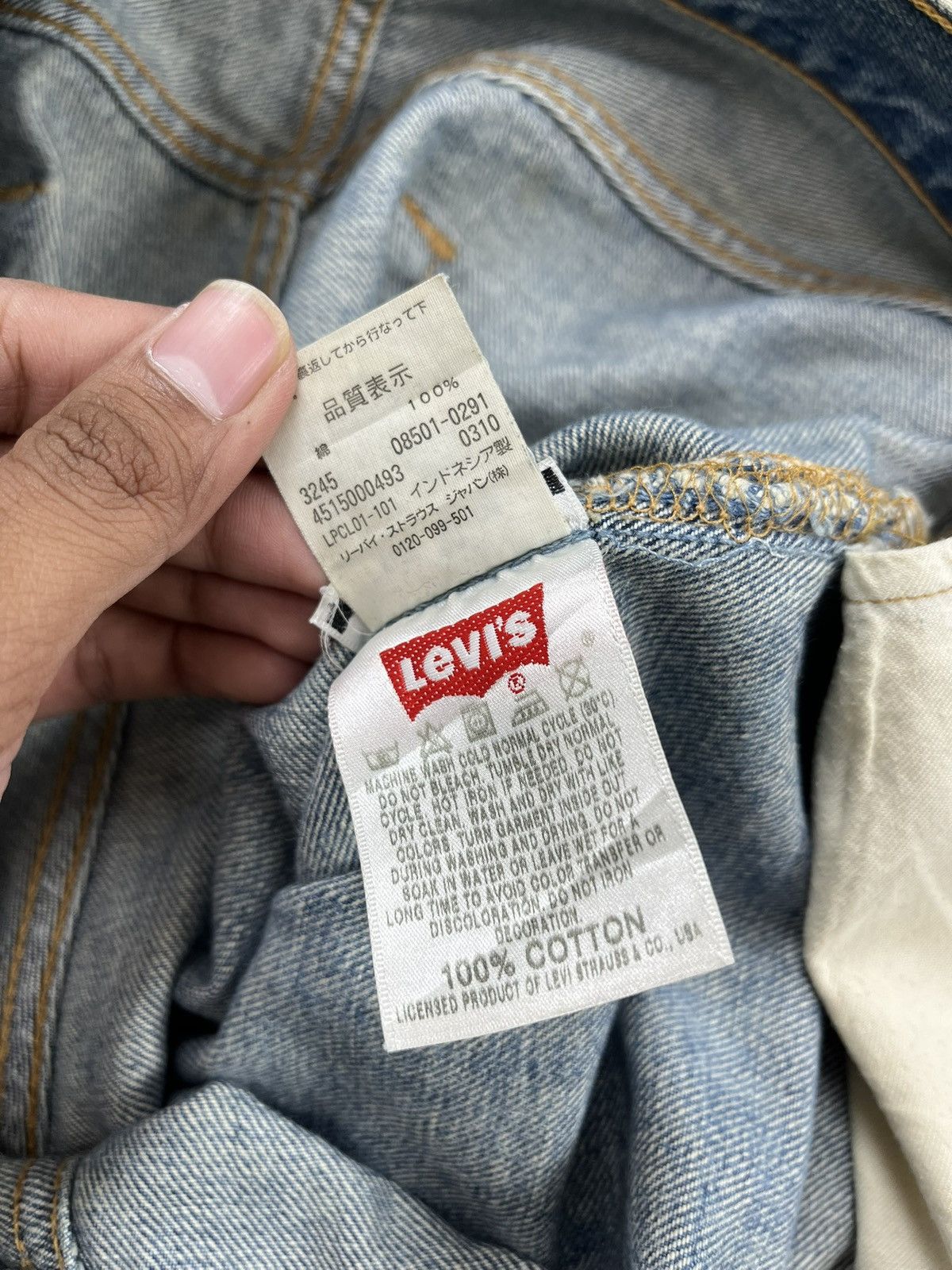 Levi's Vintage Clothing 🇮🇩1990s Vintage Levis 501 30x32 Distressed Light Blue Jeans Size US 30 / EU 46 - 13 Thumbnail