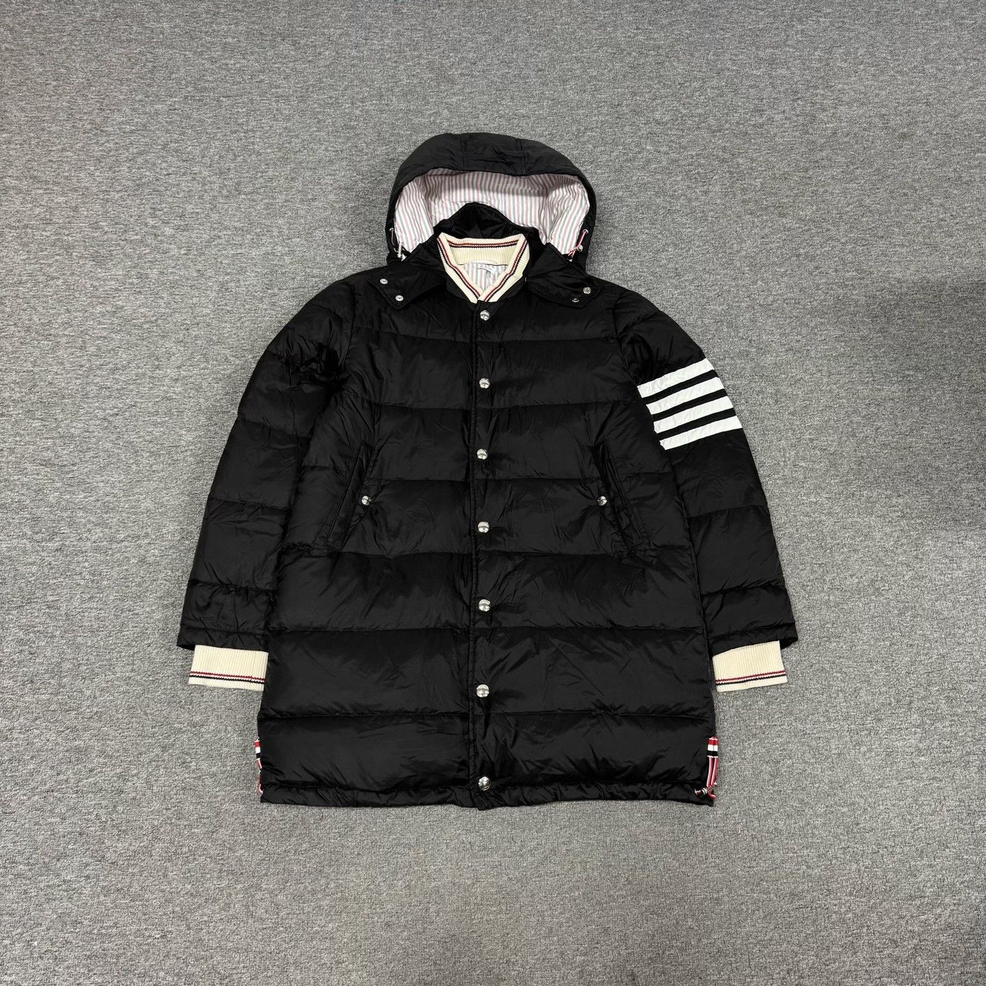 Thom Browne Thom Browne TB Classic 4-Stripe Hooded Down Jacket Size US M / EU 48-50 / 2 - 1 Thumbnail