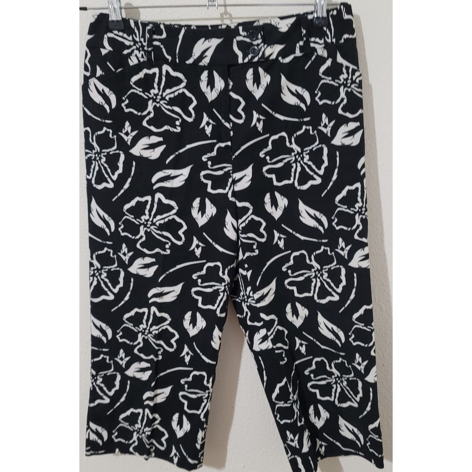 Other Charter Club Black Floral Allison Fit Pedal Pushers Capris 8 Size 30" / US 8 / IT 44 - 1 Thumbnail