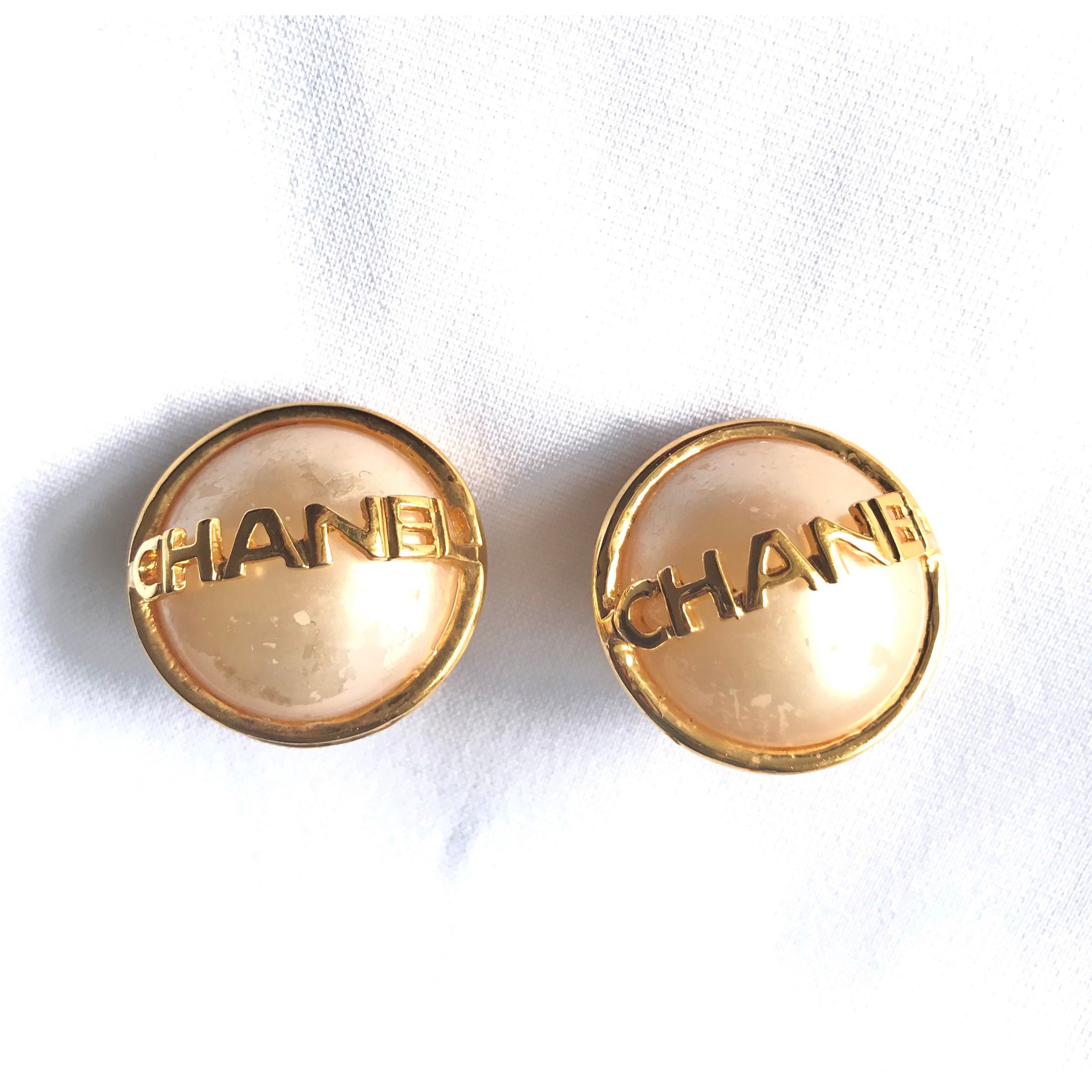 Chanel Vintage CHANEL gold tone round earrings with faux pearl Size ONE SIZE - 2 Thumbnail