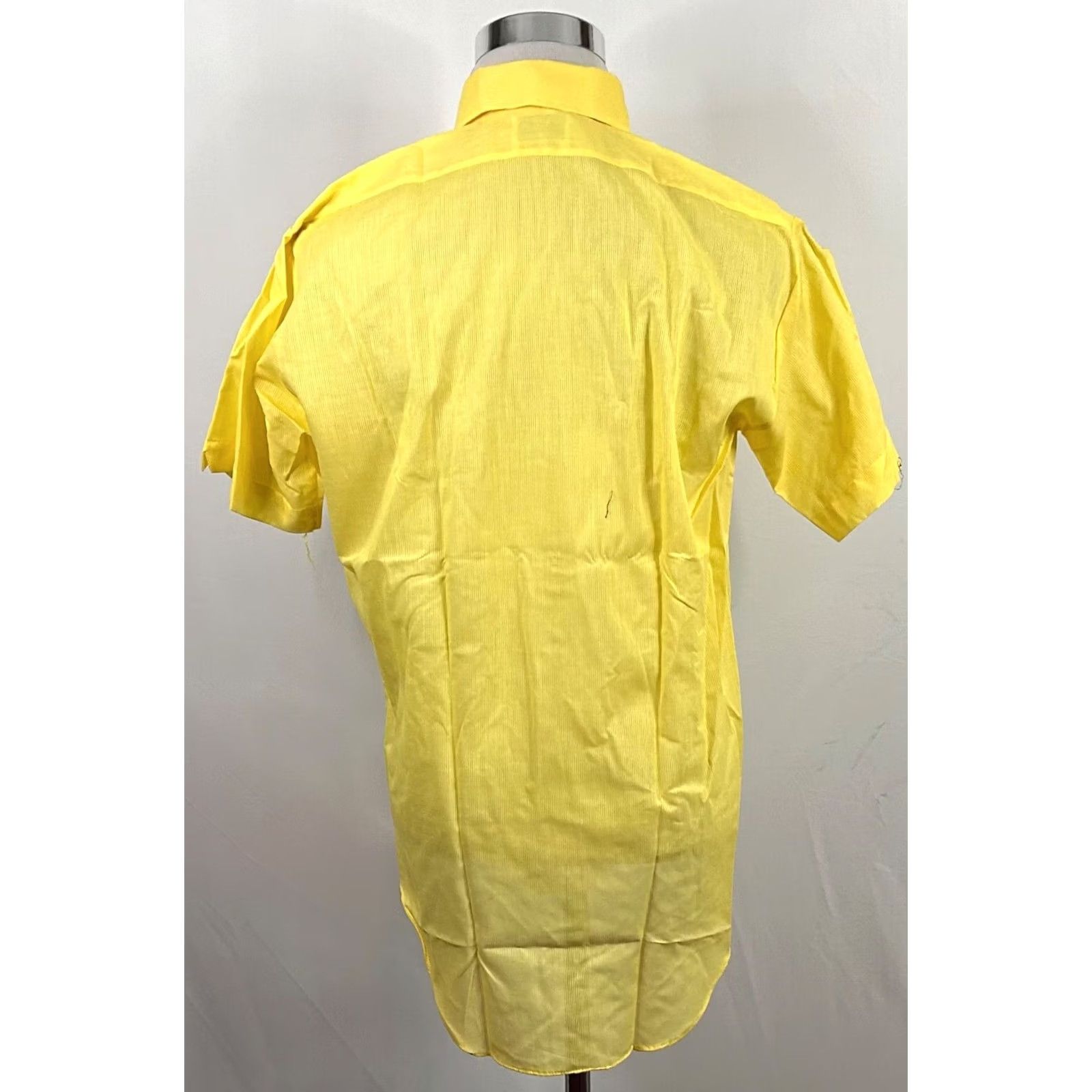 Vintage VINTAGE Conway Marshall Field Size 15 Shirt Yellow Cotton Blend Short Sleeve Button-Up Men Size US M / EU 48-50 / 2 - 4 Thumbnail
