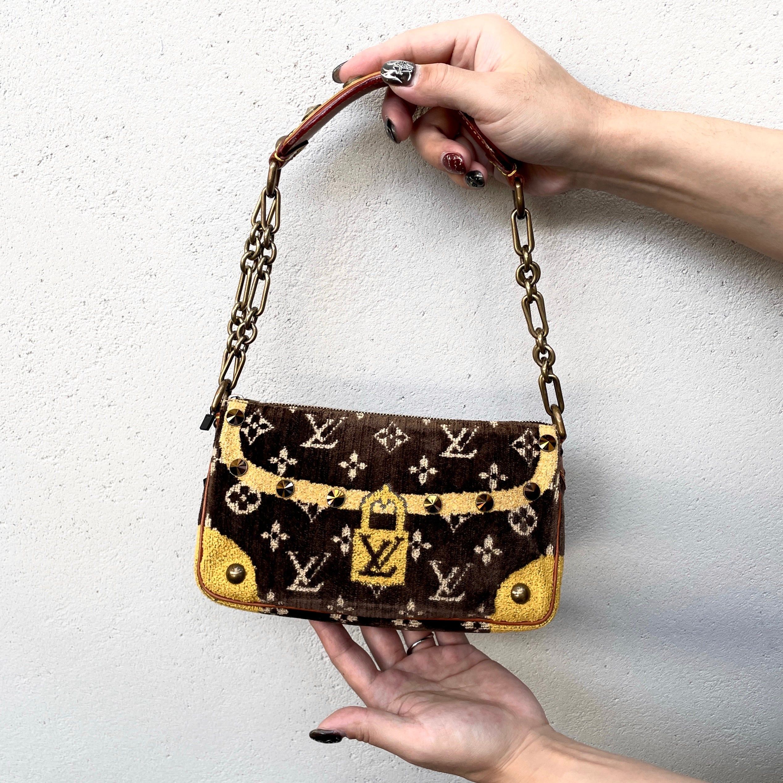 Louis Vuitton Louis Vuitton 2004 Autumn/Winter Collection Trompouille Pochette Accessory M92710 Size ONE SIZE - 1 Thumbnail