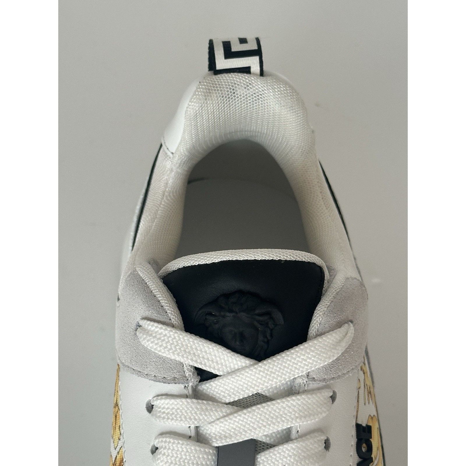 Versace Versace Medusa White/Black/Gold Sneakers 9 US (42 ) 1011942 Size US 9 / EU 42 - 8 Thumbnail
