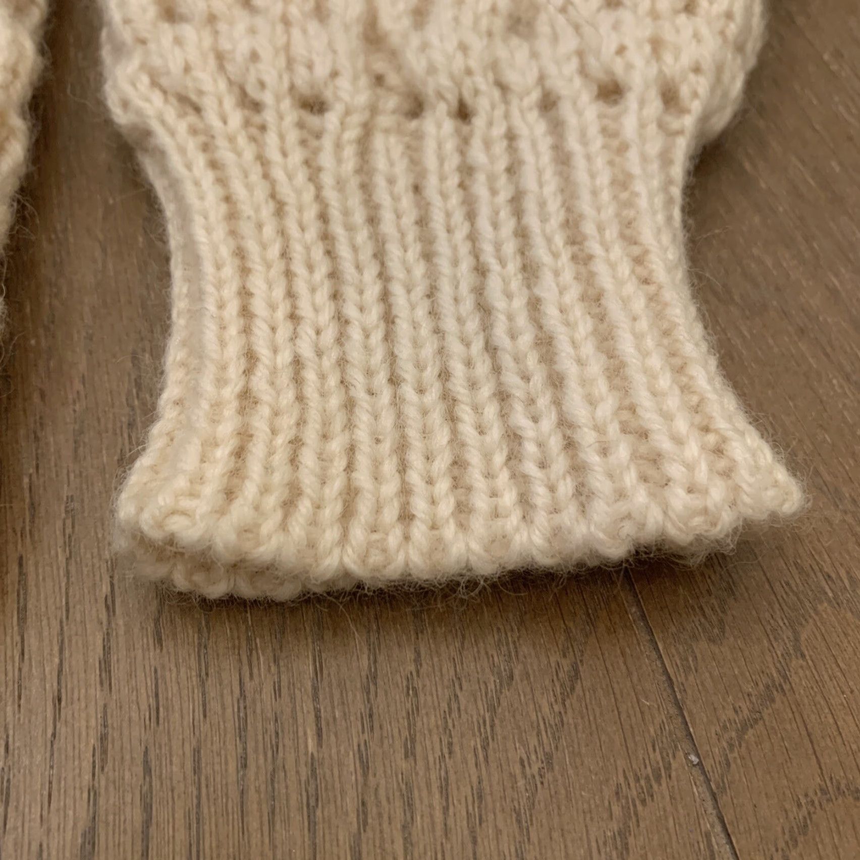 Vintage VINTAGE Cladyknit Donegal Handcraft Sweater 40 M Womens Cream Irish Aran Knit Crew Neck Pullover Knit Wool Cable Knit Size S / US 4 / IT 40 - 4 Thumbnail