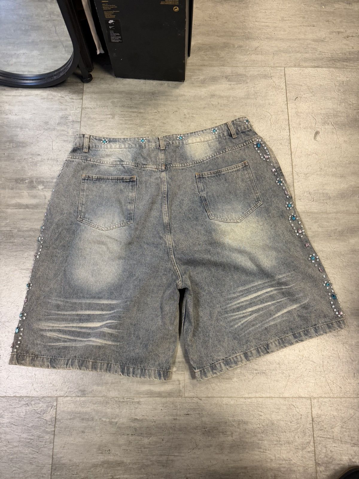 Vale Vale dreams valley candy studded jorts new 38 Size US 38 / EU 54 - 2 Thumbnail