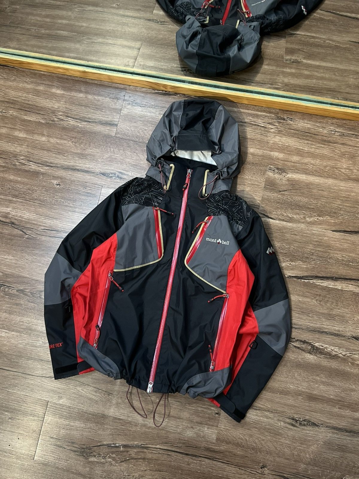MONTBELL GORE-TEX ARCHIVE SHELL WATERPROOF JACKET JAPAN