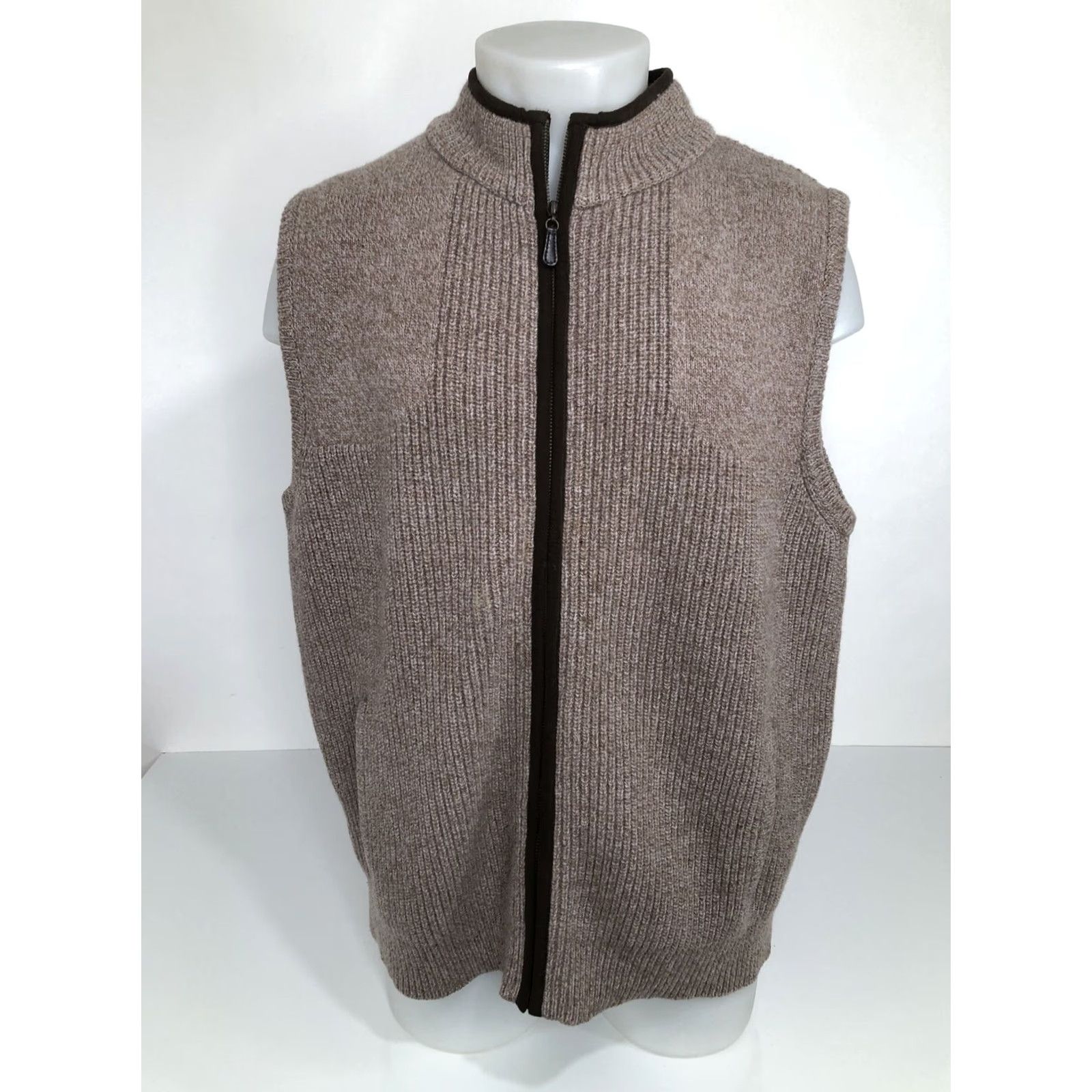 Vintage L.L. Bean Sweater Vest Knit Mens L Brown Wool 100% Merino L Size US L / EU 52-54 / 3 - 2 Thumbnail