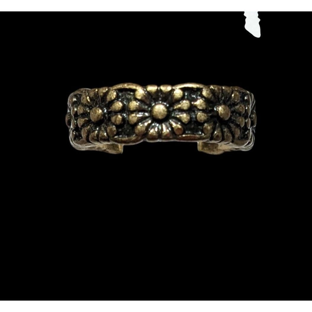 Other Fairycore Floral Antiqued Gold Tone Ring Size 5 3/4 Size ONE SIZE - 1 Thumbnail