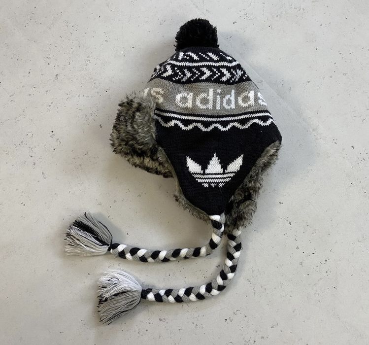 Adidas 2024 peruvian hat