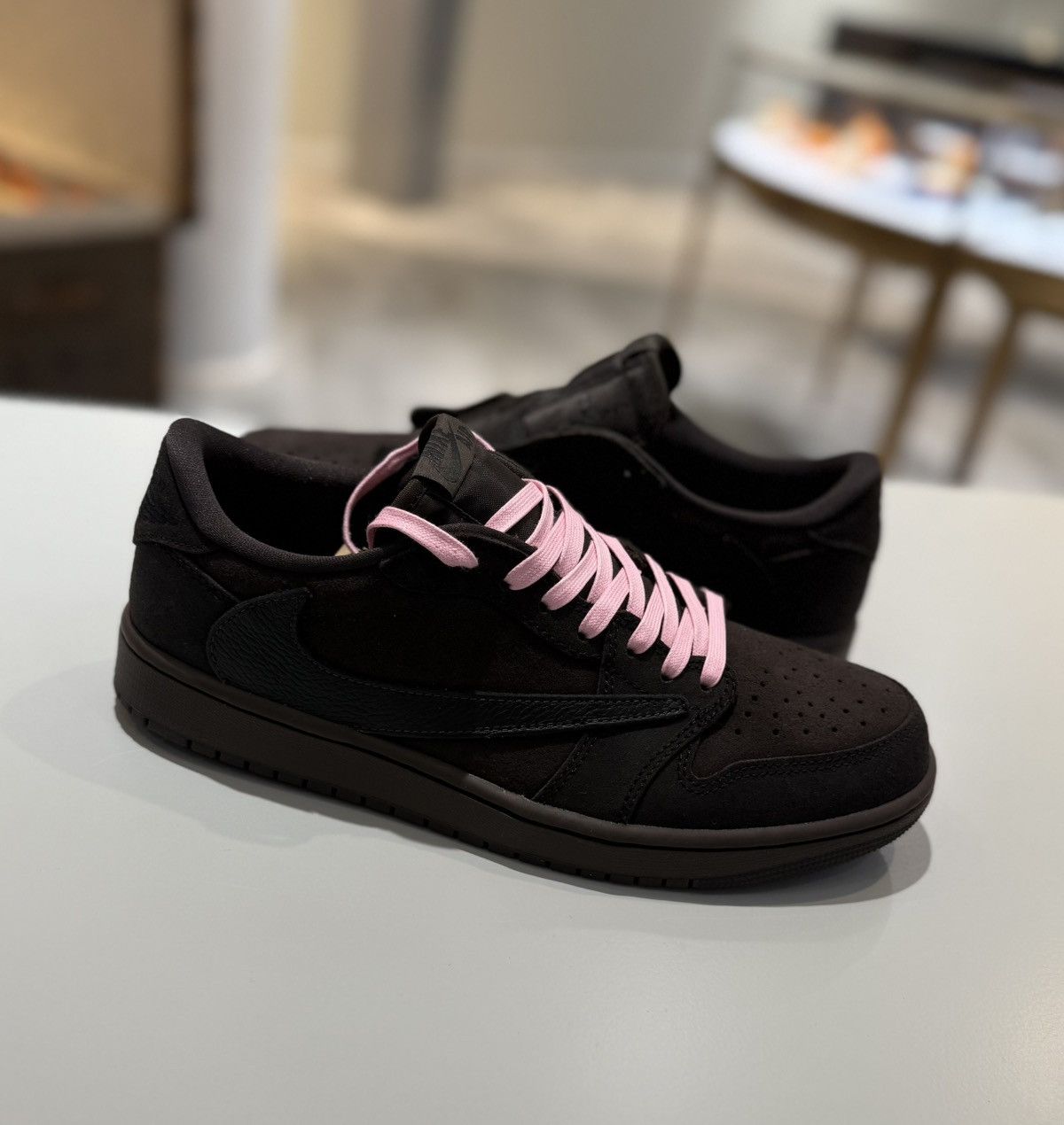 Nike × Travis Scott Air Jordan 1 Retro Low SP Travis Scott Velvet Brown Size US 9 / EU 42 - 2 Thumbnail