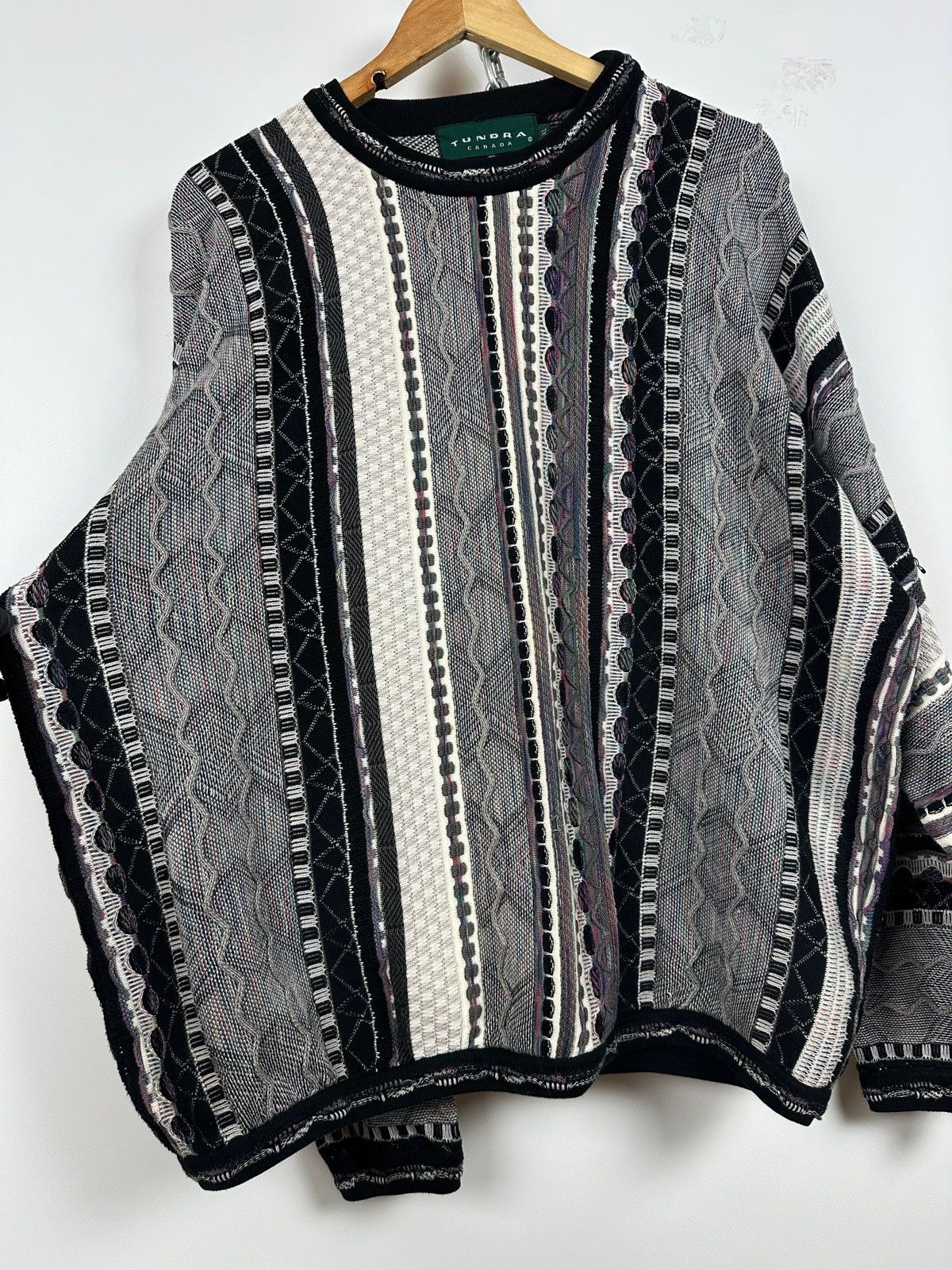 Tundra Canada Vintage Tundra Canada 3D Knit Coogi Style Sweater Size US XL / EU 56 / 4 - 19 Thumbnail